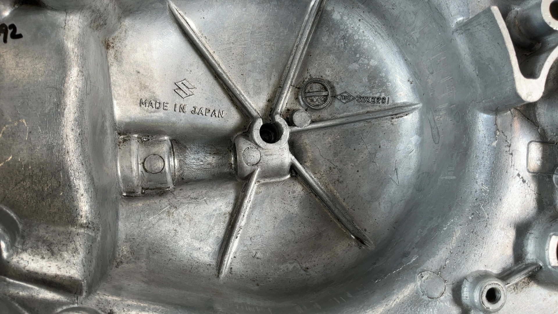 Suzuki TS125 DS100 Clutch Cover 1978-1981 OEM 11341-48000 Maker No 1134148000 - Image 3