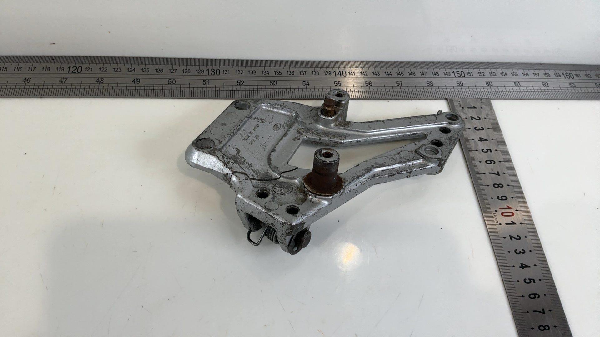 Kawasaki GPX750R ZX750F 750cc Front Right Footrest Bracket 1986-1988 35011-1315 - Image 3