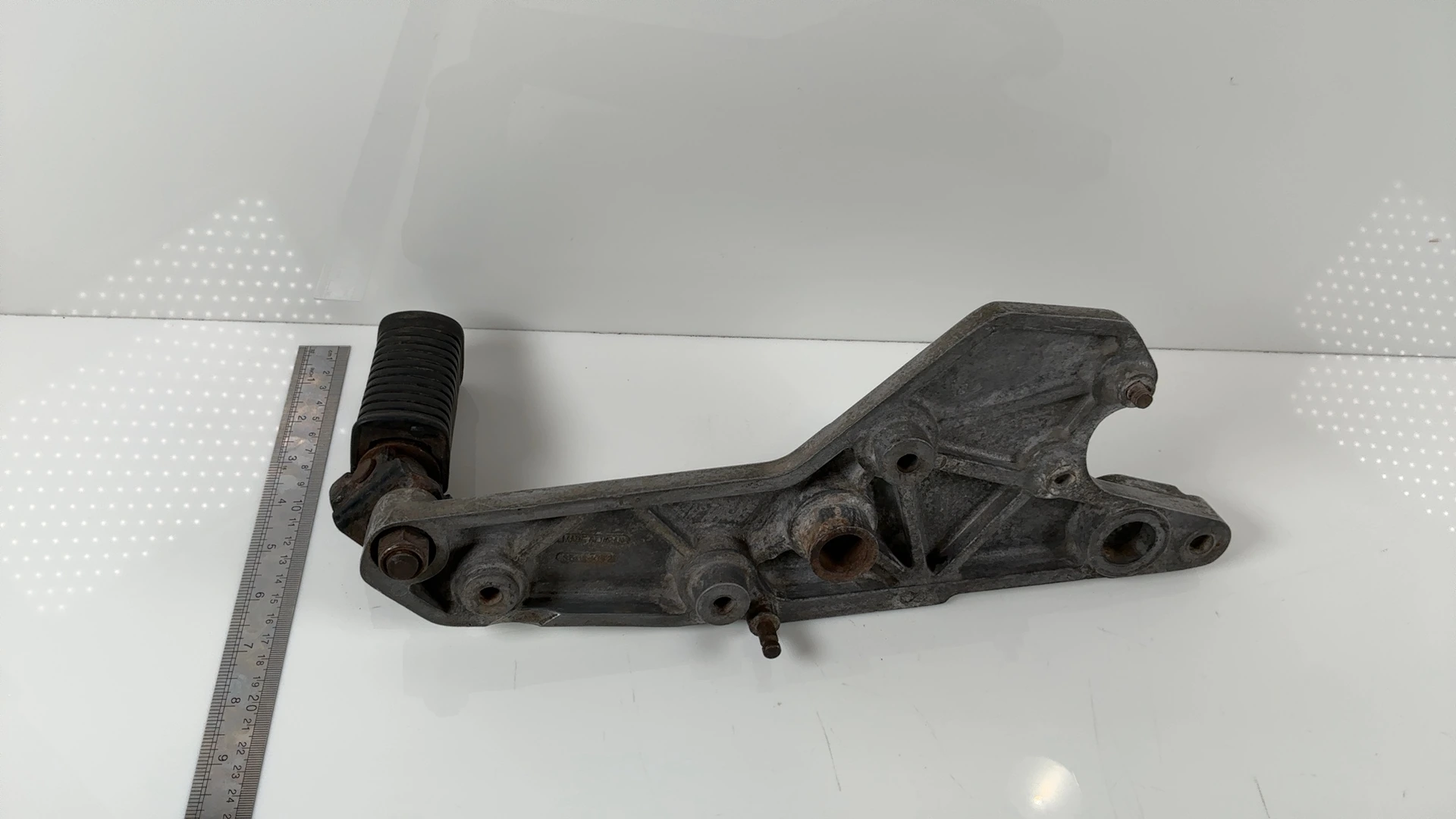 Kawasaki KZ1100 Shaft 1100cc Right Front Footrest Peg Bracket 1981-83 35011-1072 - Image 8