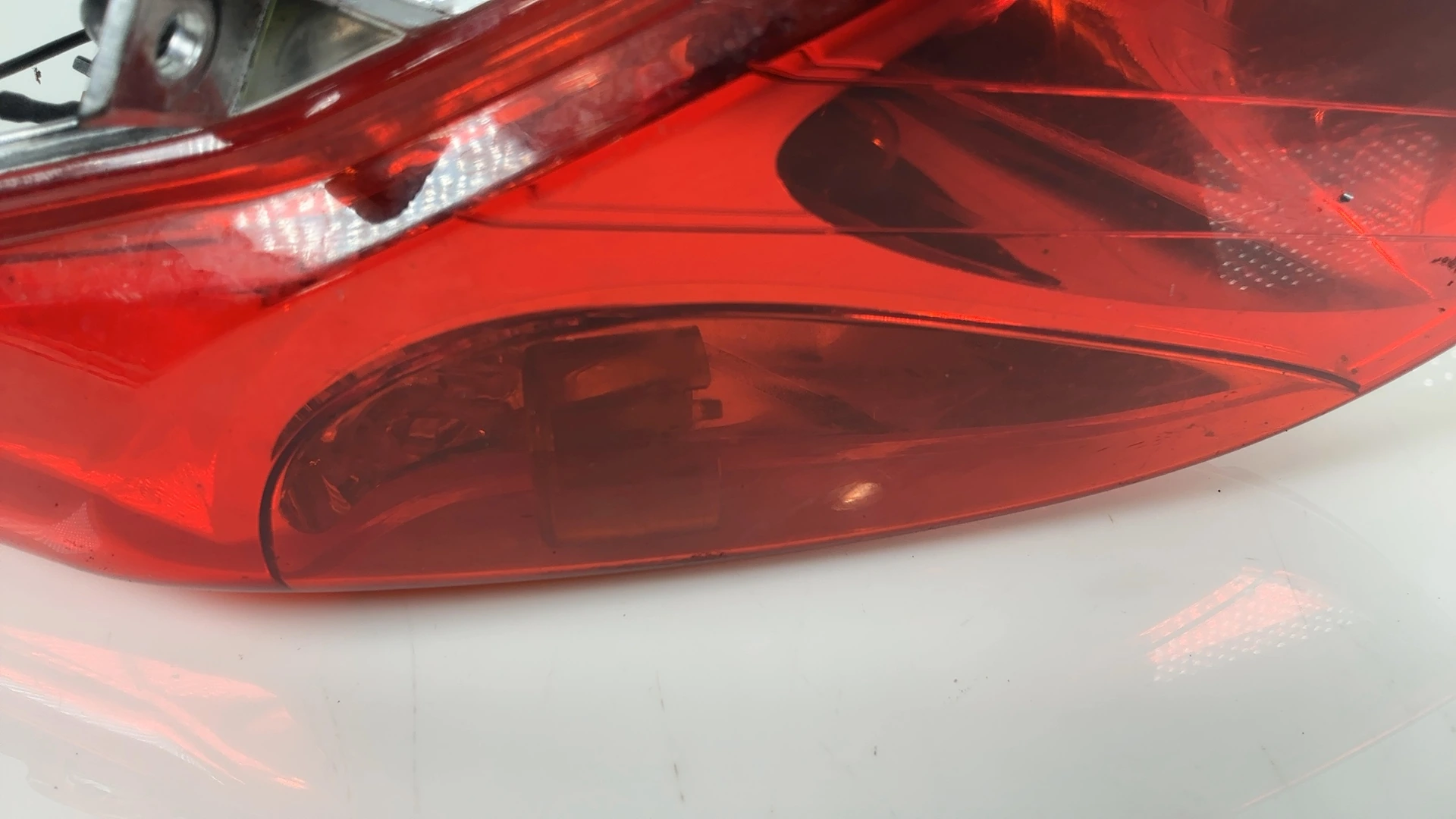 Yamaha XMAX YP125R 125cc Left Rear Tail Light 2010-2013 OEM 37P-H4710-01 - Image 4
