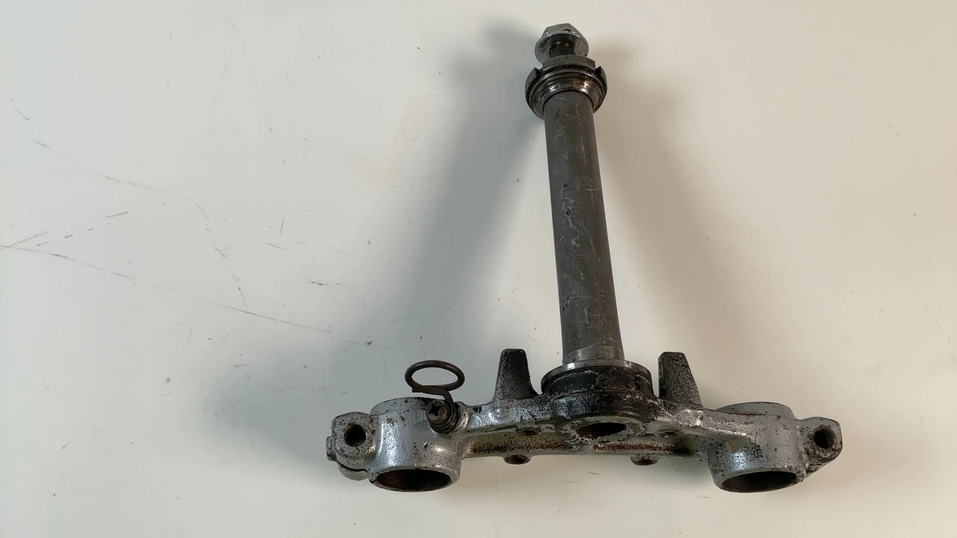 Suzuki TS50ER TS50 50cc Lower Fork Bridge Triple Tree 1979-1983 OEM 51410-26550 - Image 2