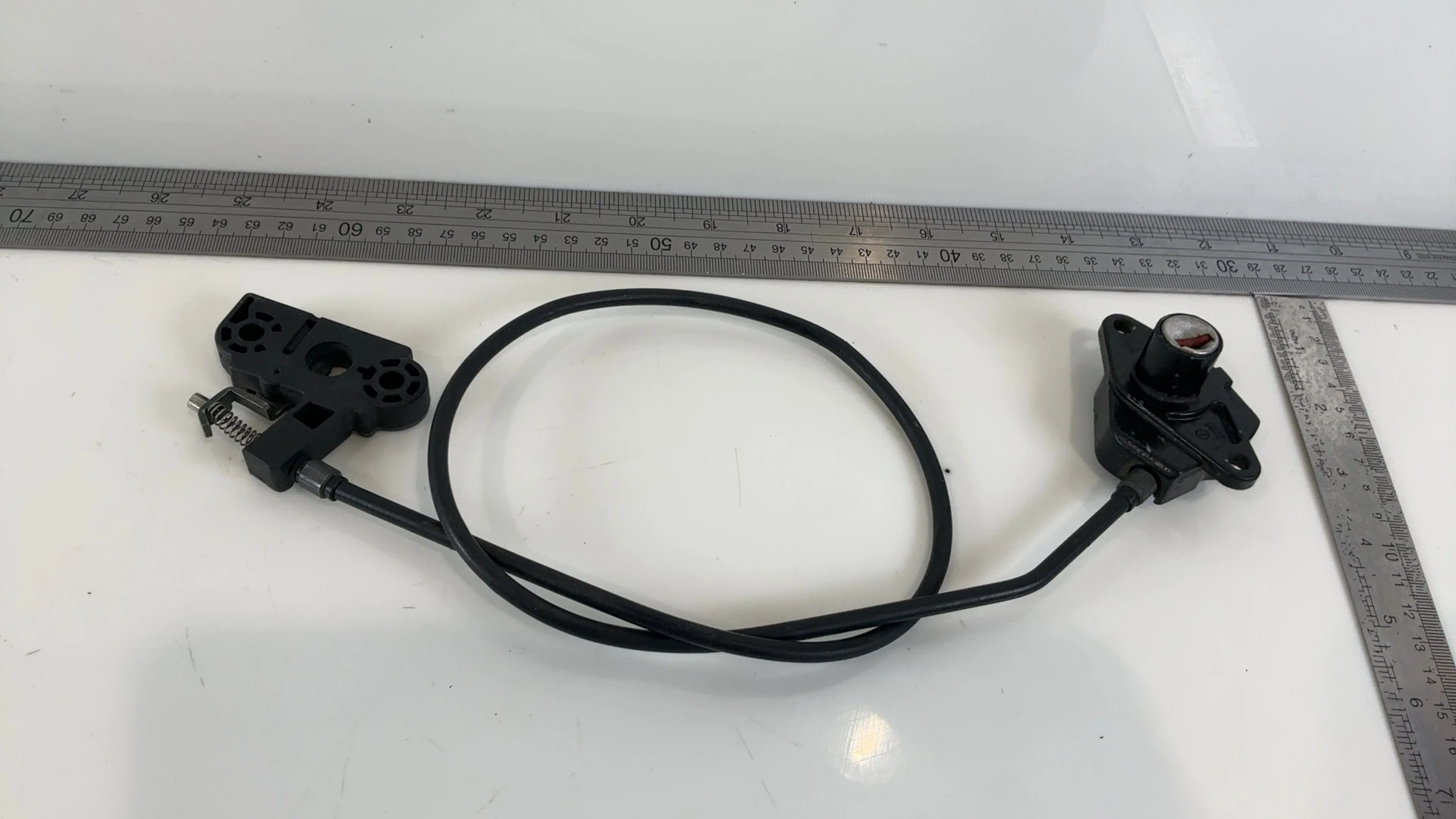 Triumph Speed Triple 955i 955 CC Seat Latch Lock Cable 2004 2005 OEM T2500882 - Image 3