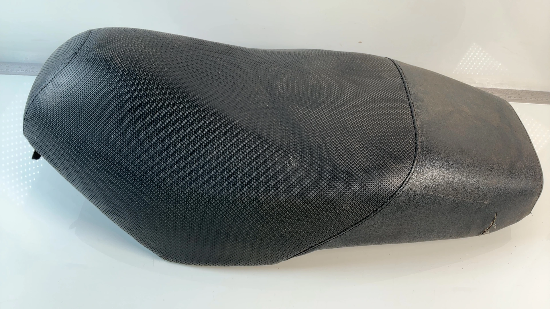 SYM Shark BS05W-6 50cc Seat Unit 2006-2008 OEM 77200-H3A-0000 - Image 4