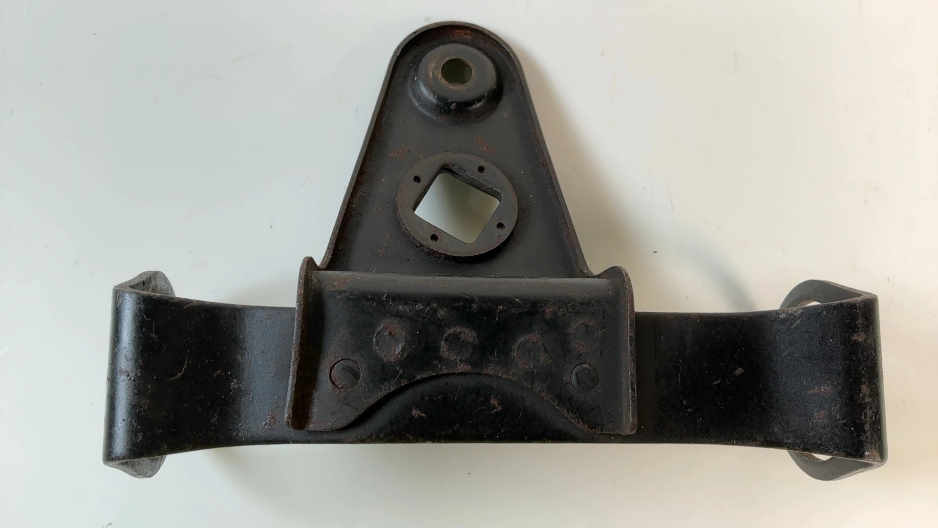 Suzuki GS850G GS850 850cc Lower Headlight Bracket Stay 1979-81 OEM  51530-45100 - Image 2