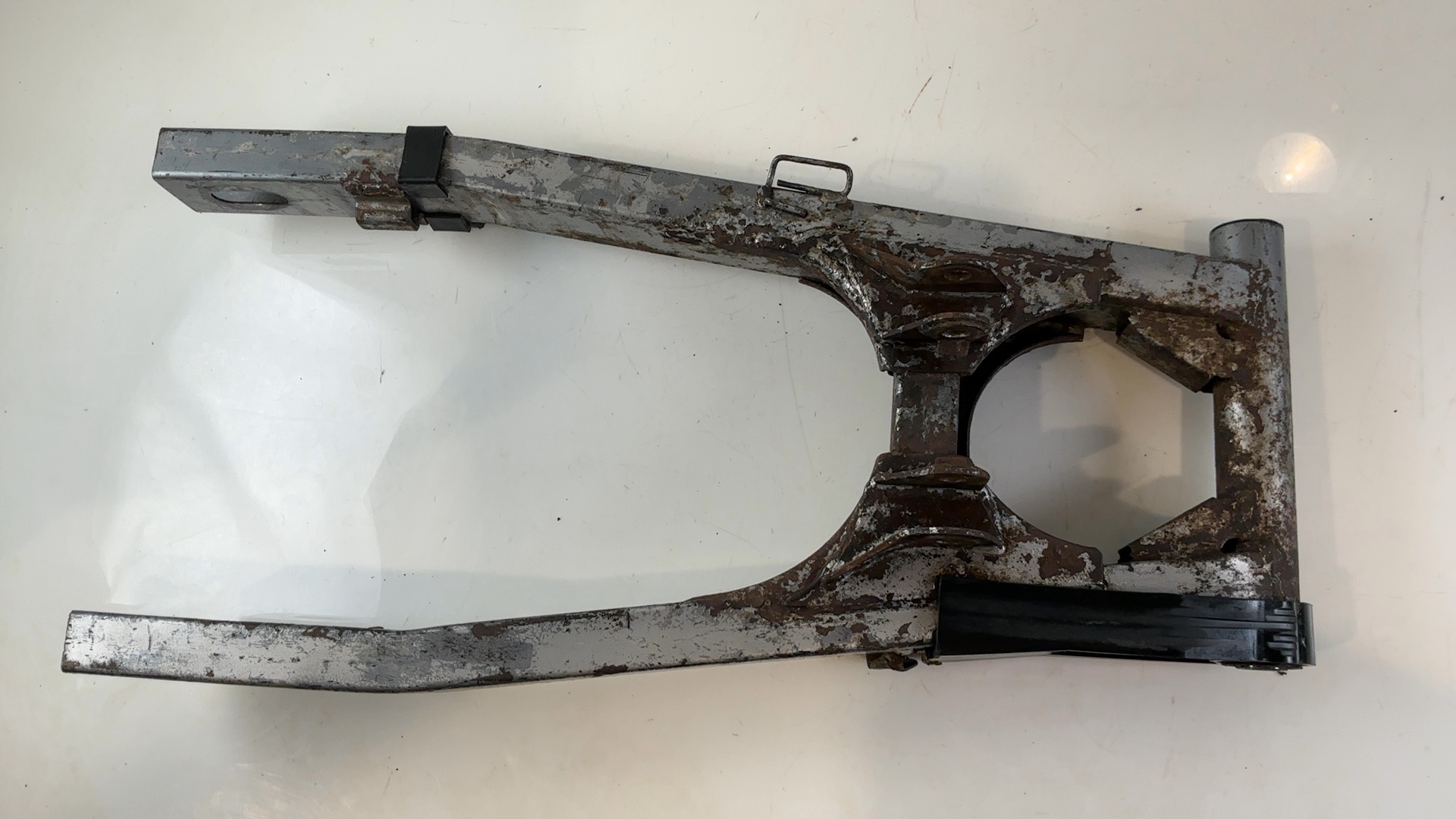 Kawasaki ZZR250 EX250H 250 CC Rear Swingarm 1990-2007 OEM 33001-1361-GD - Image 9