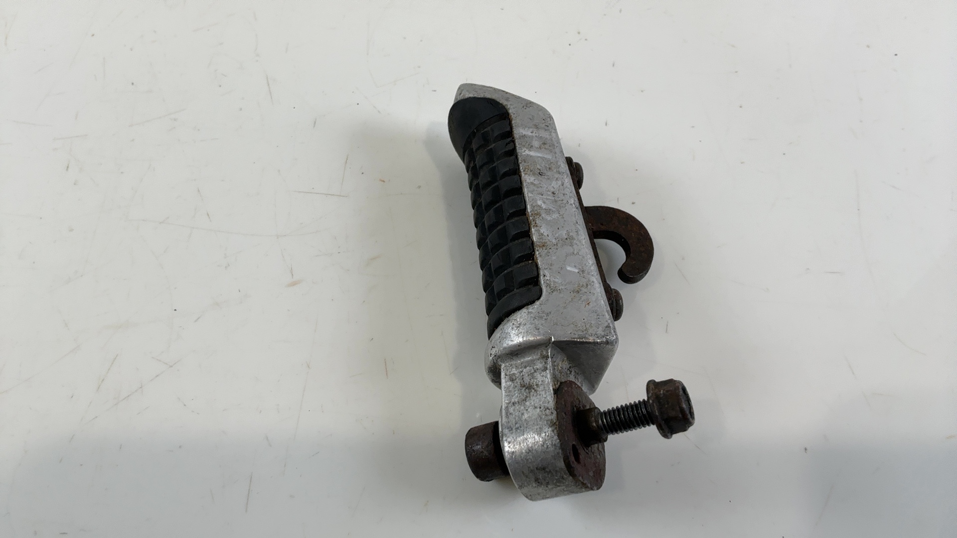 Suzuki GSX-R1100 GSXR1100 1100cc Rear Left Pillion Footpeg 1989-1990 43700-40C00 - Image 5