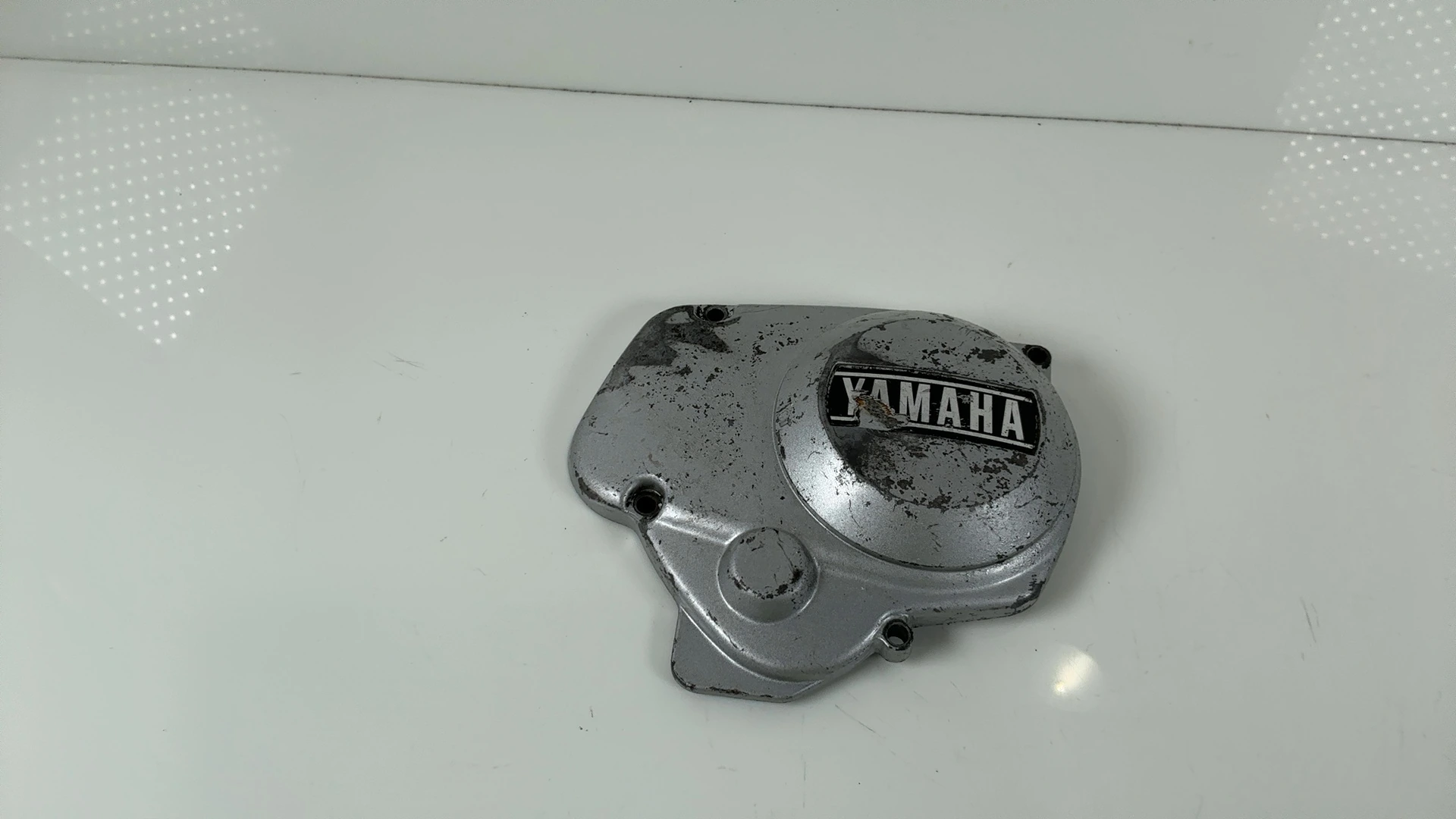 Yamaha YB100 DX100 100cc Carburetor Crankcase Cover 1977-1987 OEM 2N3-15413-01 - Image 2
