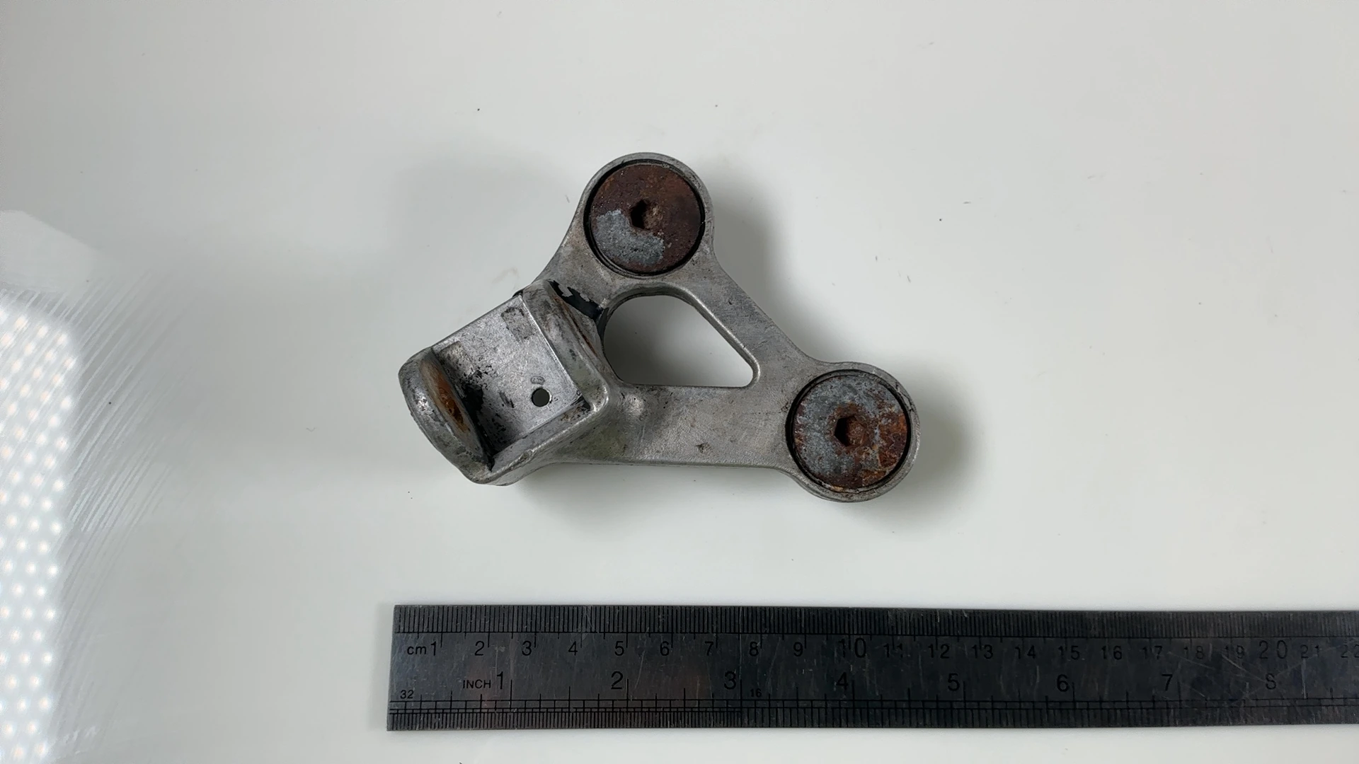 Honda CBR1000F SC24 1000cc Left Front Footrest Peg Bracket 1990-91 50700-MS2-670 - Image 5