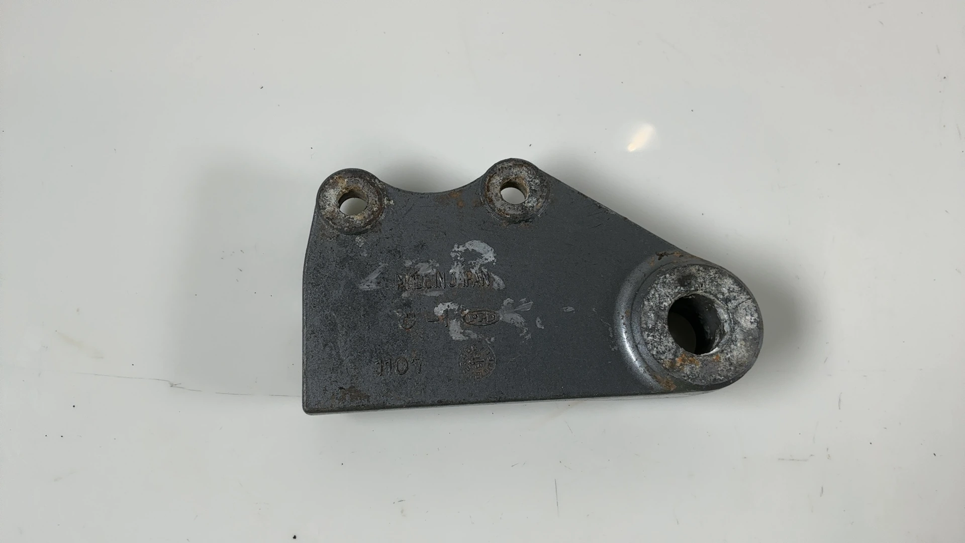 Kawasaki KMX 125 KMX125 A 125cc Rear Brake Caliper Bracket 1986-2003 43044-1028 - Image 2