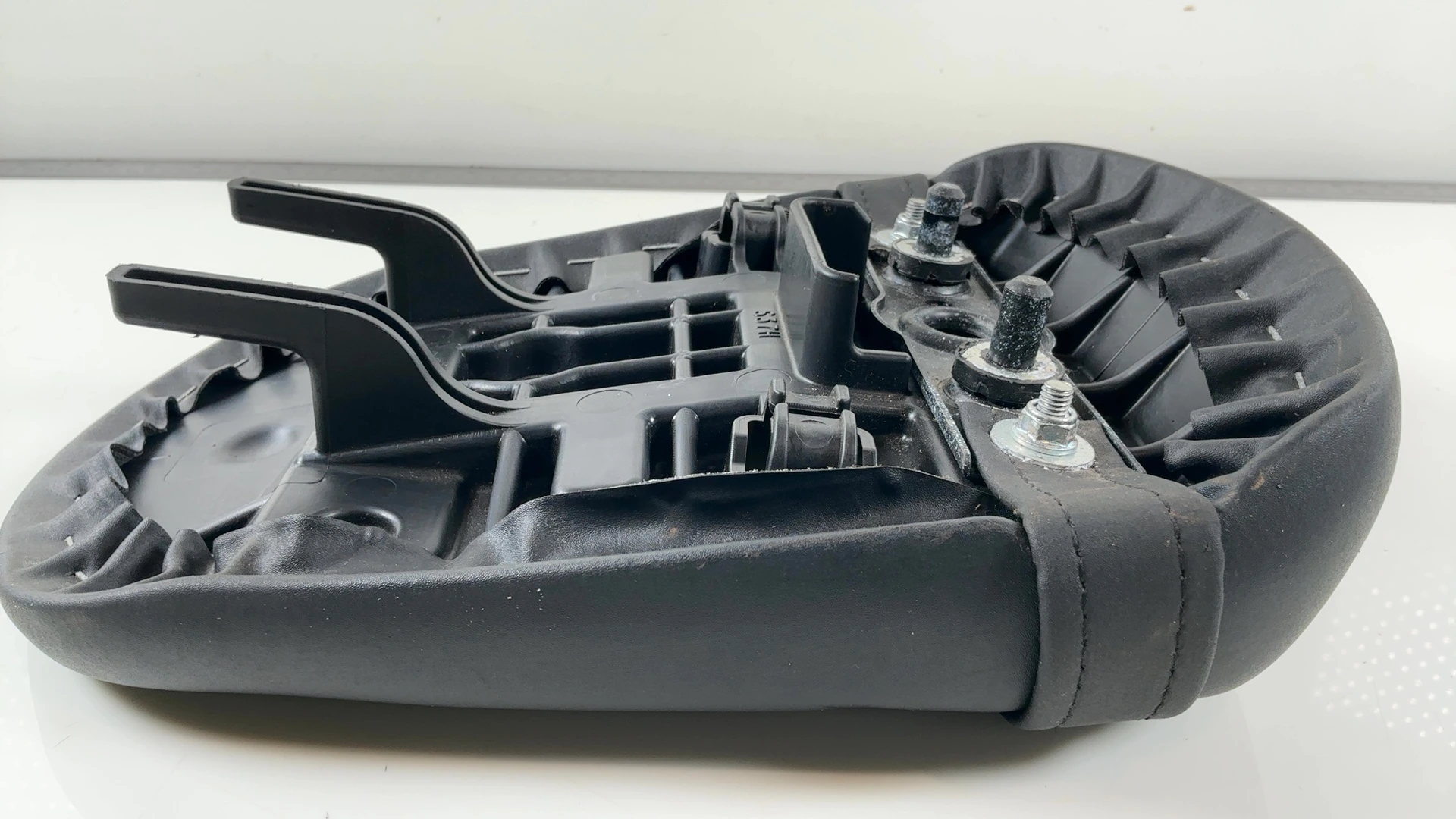 Suzuki GSXR 600 GSX-R600 600cc Rear Passenger Seat 2008 2009 OEM 45300-37H00-6BY - Image 6