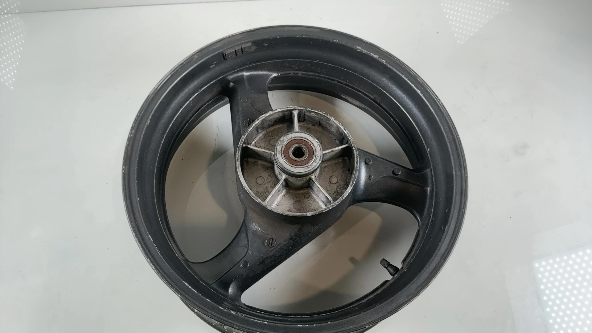 Honda Hornet 600 CB600S PC34 600cc Rear Wheel Rim 1998-2002 OEM 42650-MBZ-D00ZA - Image 10