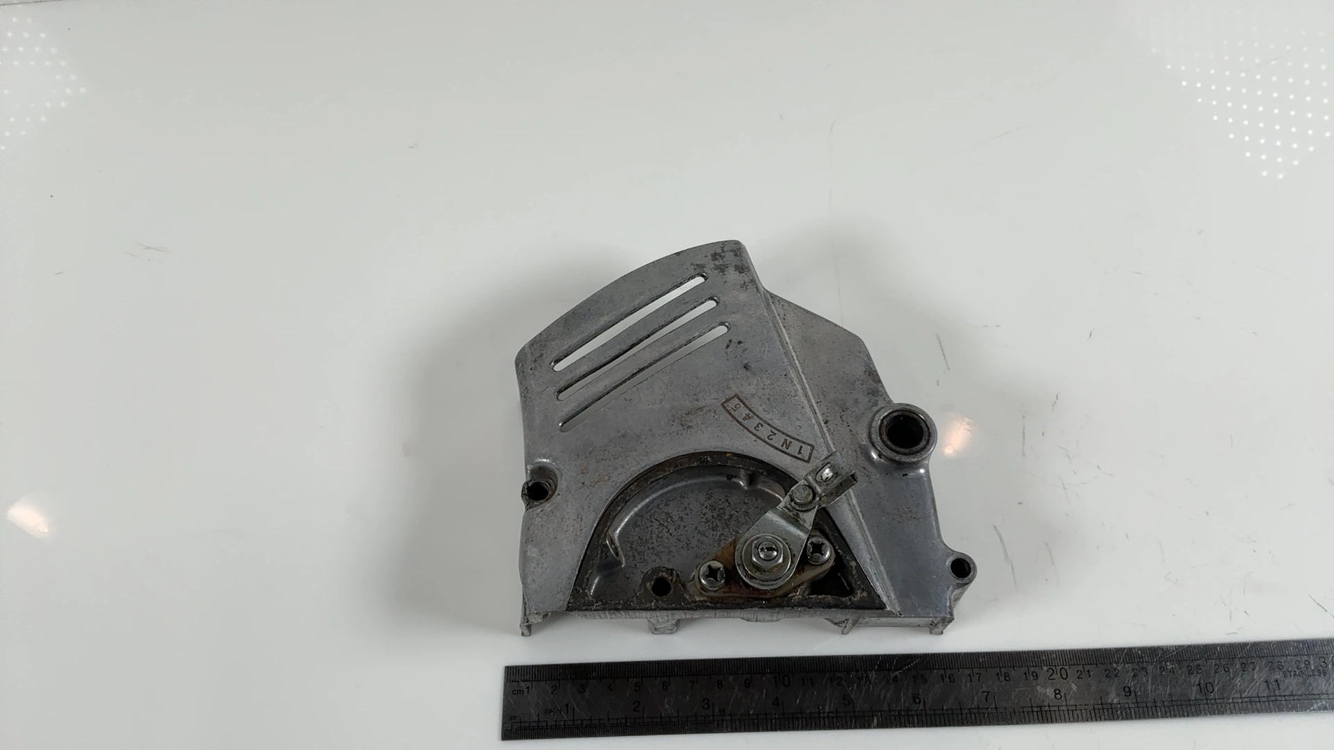 Kawasaki KE175 175cc Engine Sprocket Cover 1976-1978 OEM 14026-1002 - Image 1