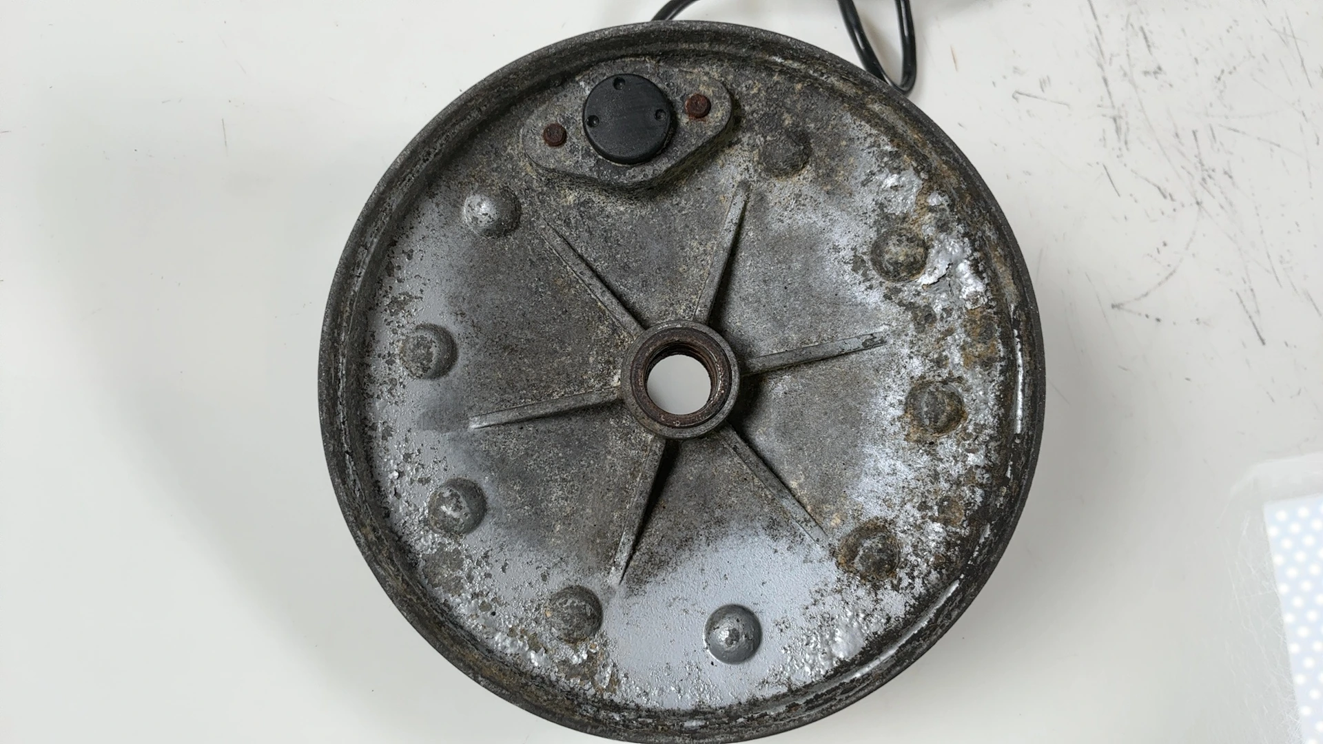 Peugeot Geopolis GEO125 125cc Speed Sensor Hub Cover Plate 2006-2012 OEM 760573 - Image 7