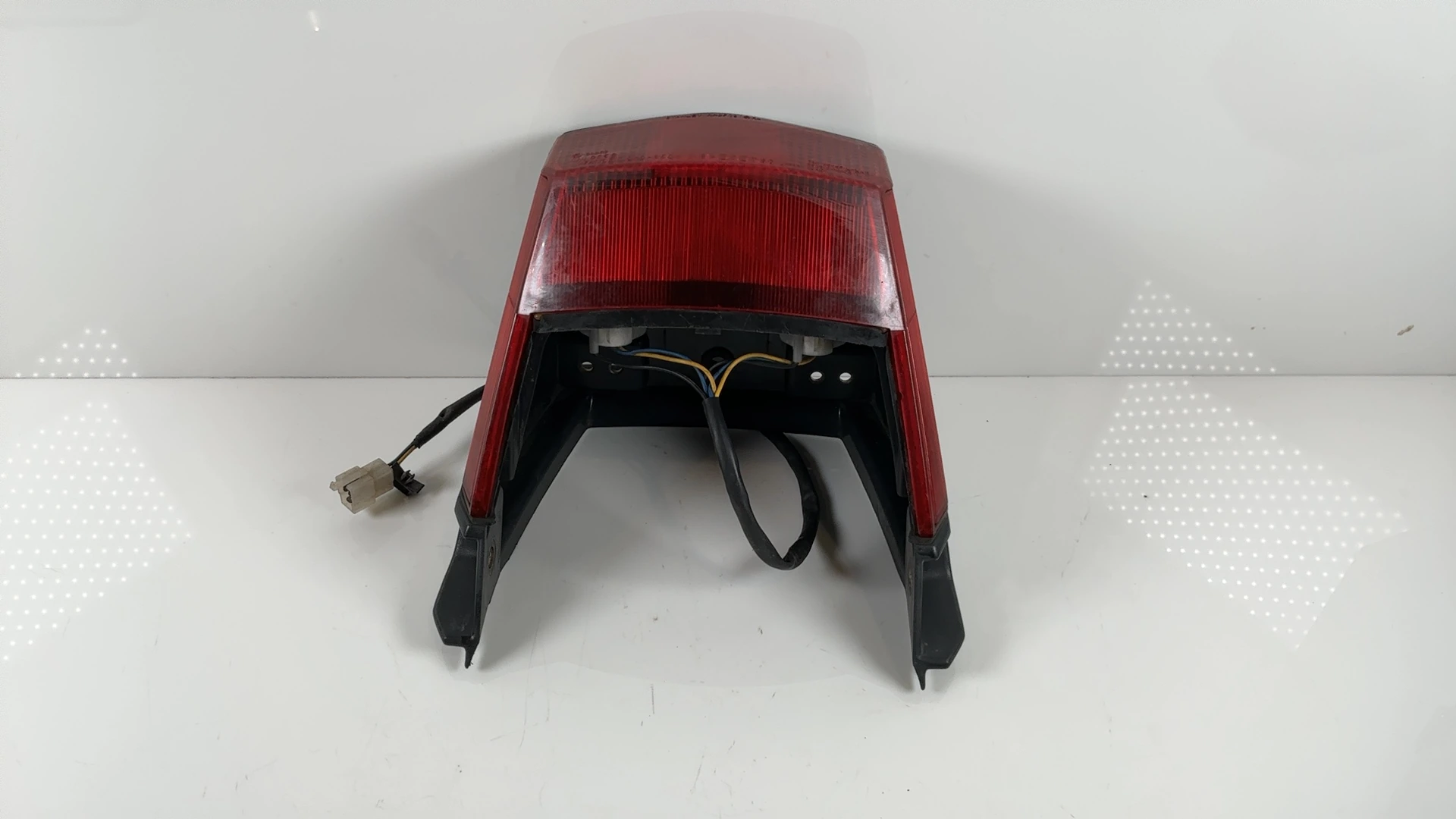 Yamaha Vision XZ550 550CC Tail Brake Light 1982-1983 OEM 11H-84710-60-00 - Image 2