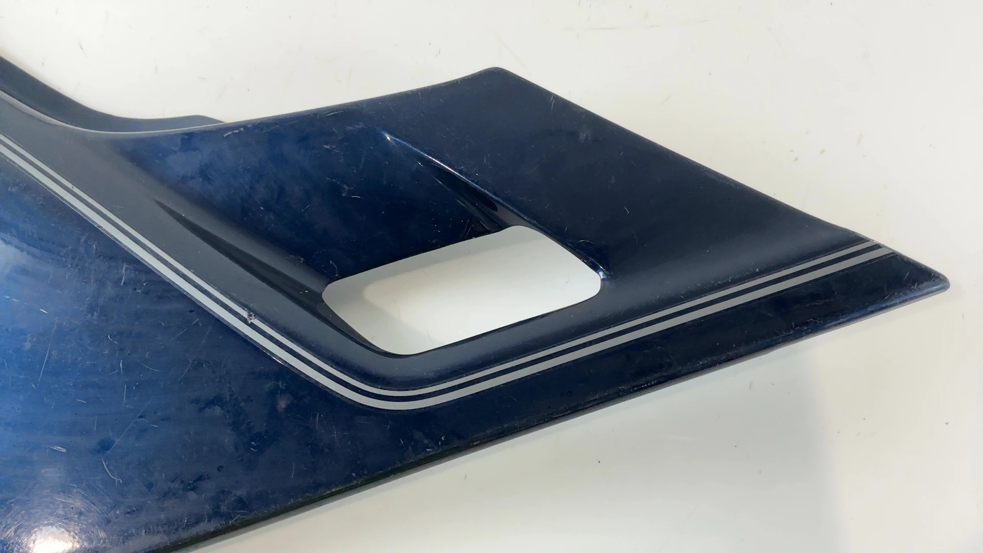 Honda VFR Interceptor VFR750 VFR700 Right Cover Fairing 1986 1987 83600-ML7-0000 - Image 4