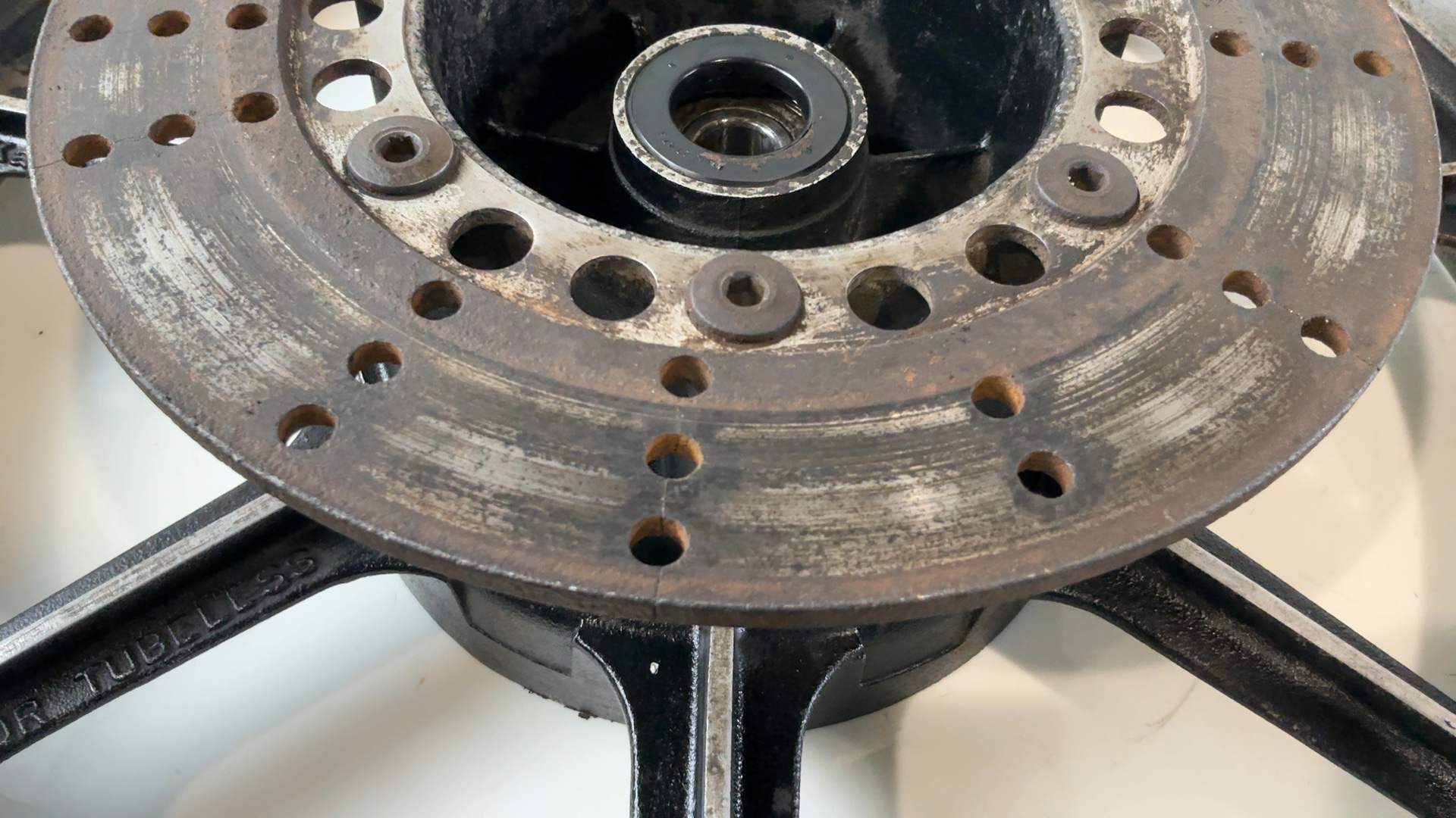 Kawasaki GT750 GT 750 Z750P 750cc Rear Wheel Rim 1982-1994 OEM 41073-1135-2 - Image 15