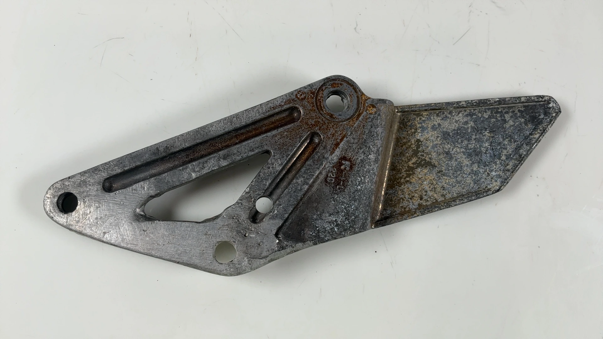 Suzuki RGV250 VJ22 250cc Front Left Rider Footrest Bracket 1991-1996 43821-22D02 - Image 7