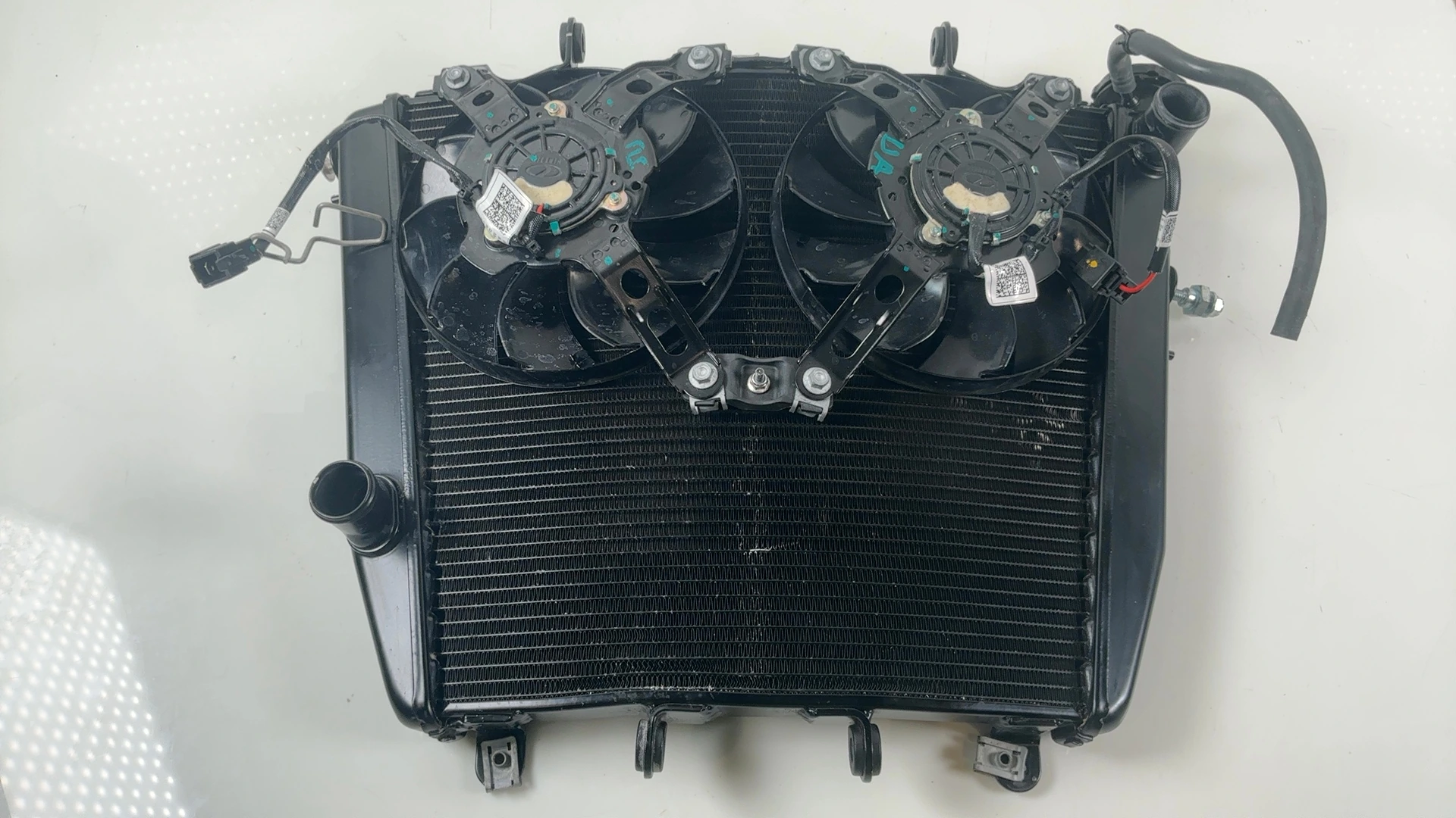 Aprilia Tuono V4 RSV4 1100 Engine Cooling Water Radiator 2025 2026 OEM 2B012807 - Image 11