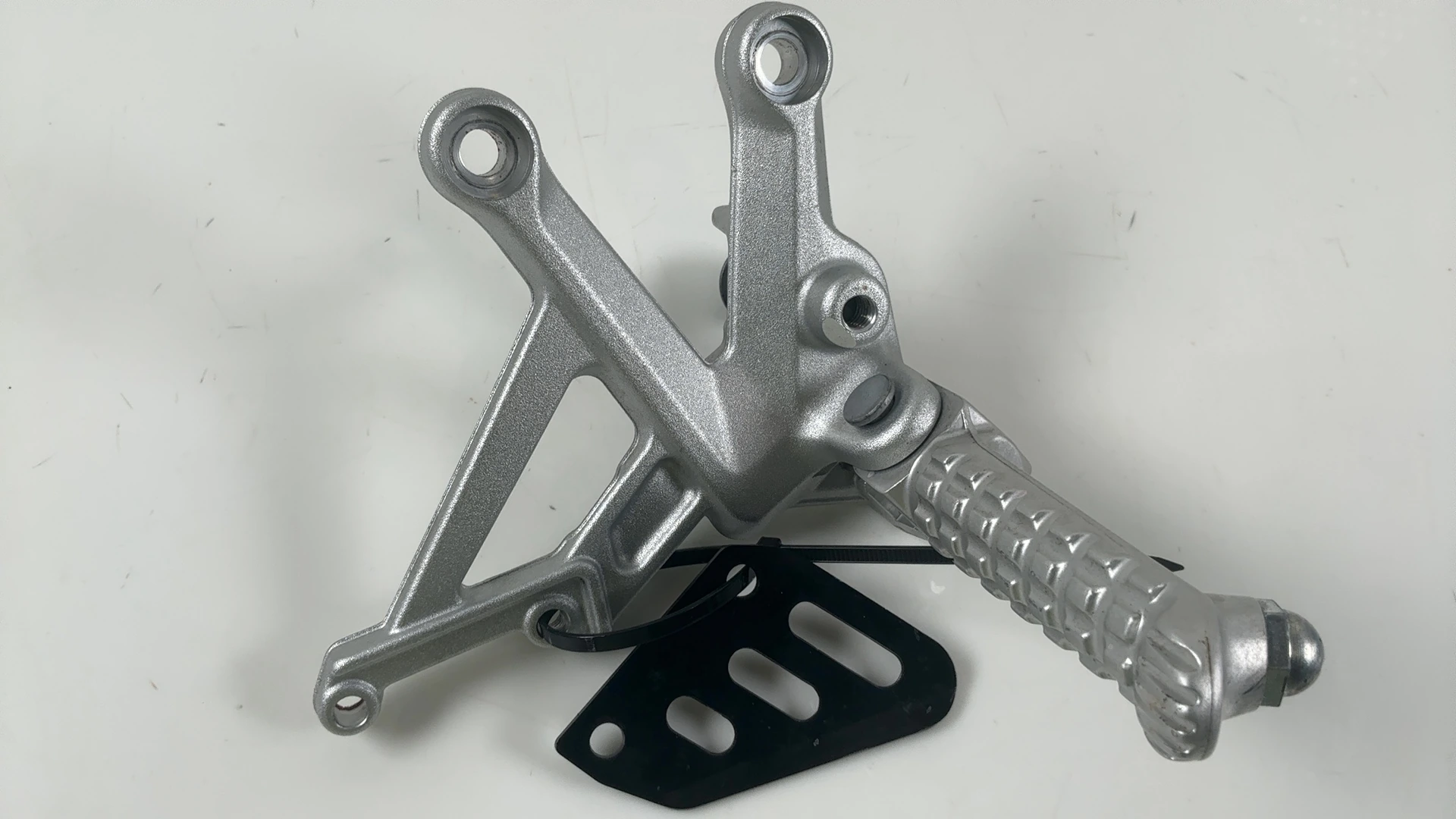 Aprilia RSV4 Tuono V4 Factory Front Right Foot Rest Hanger 2021-26 2B0077165 - Image 4