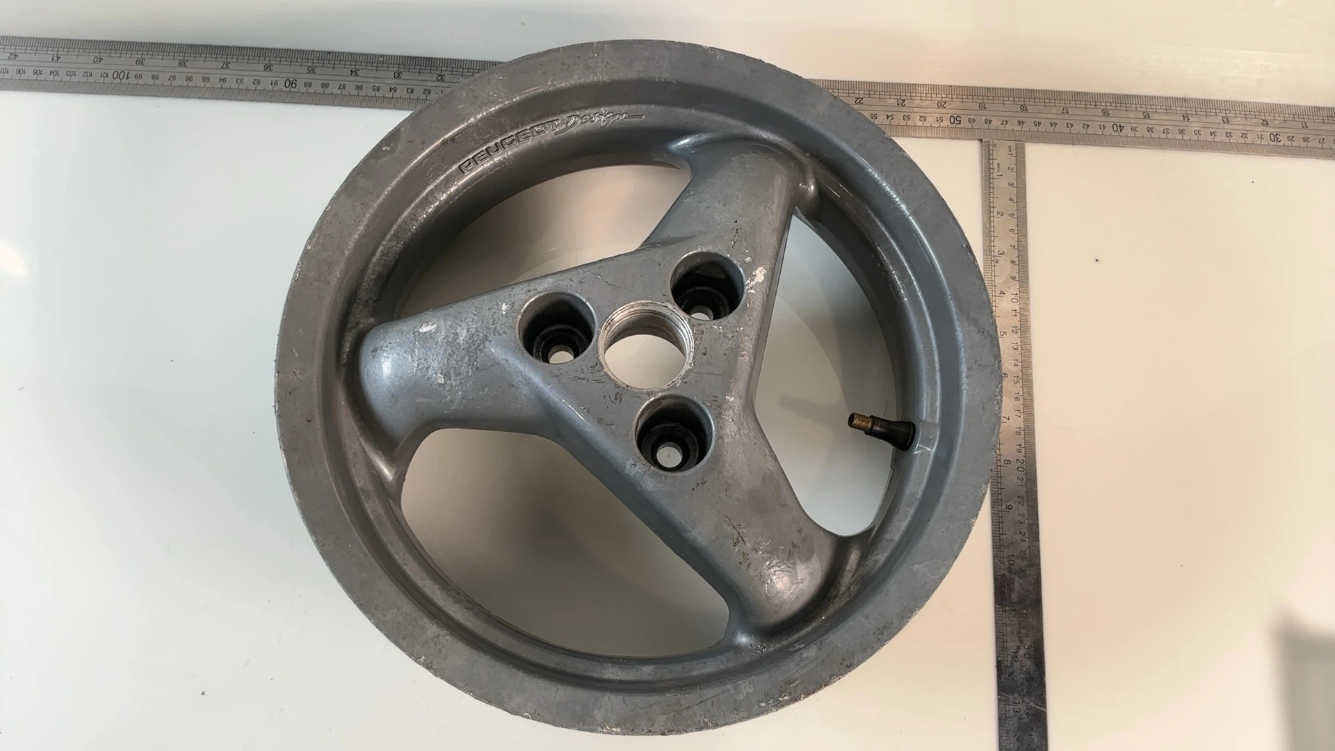 Peugeot Speedfight 1 2 50 100 Rear Wheel Rim 1997-2008 OEM 741484 MT3.50x12 - Image 3