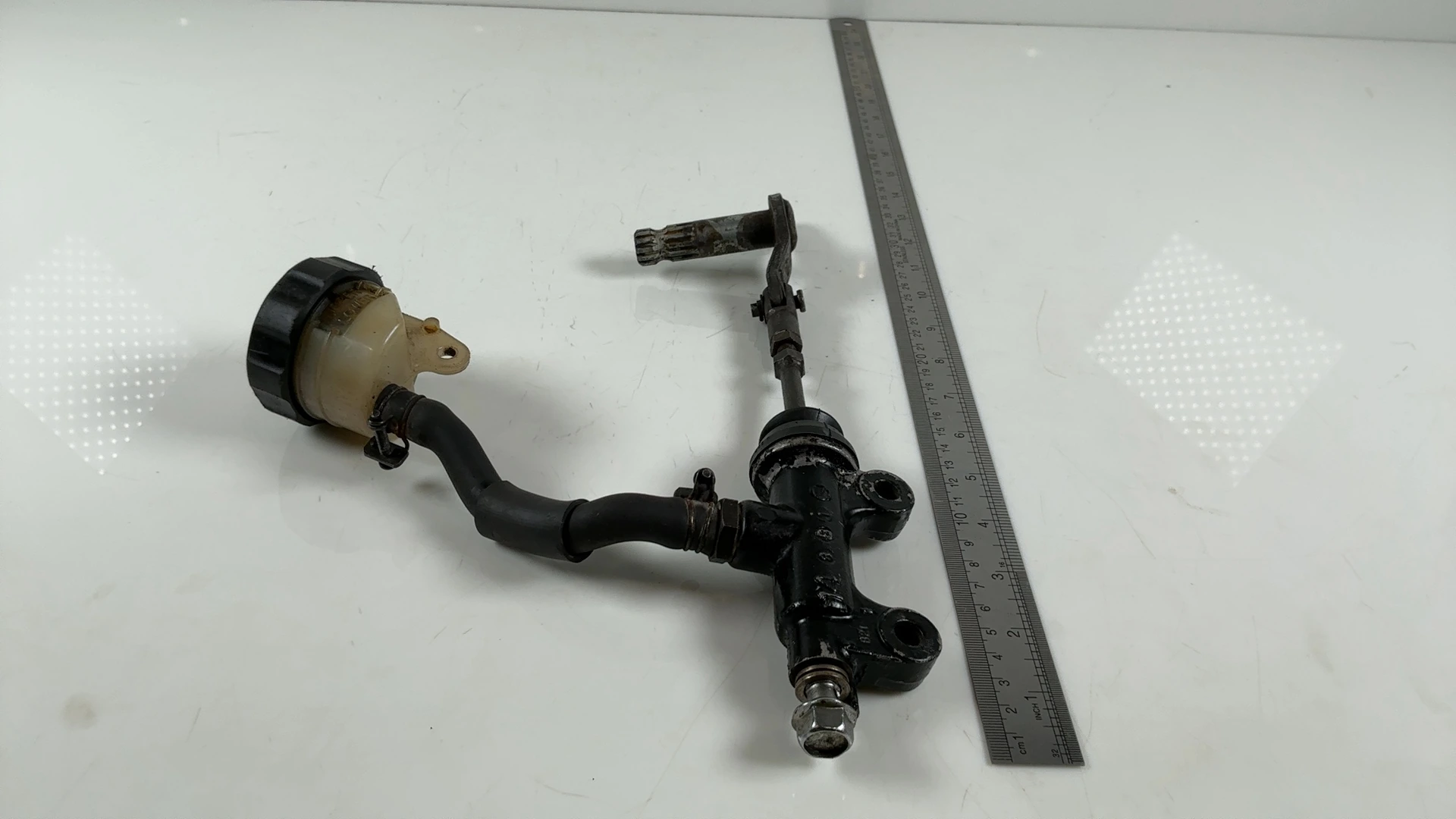 Suzuki GSX550ES GSX550 GN71D Rear Brake Master Cylinder 1983-88 OEM 69600-43401 - Image 3