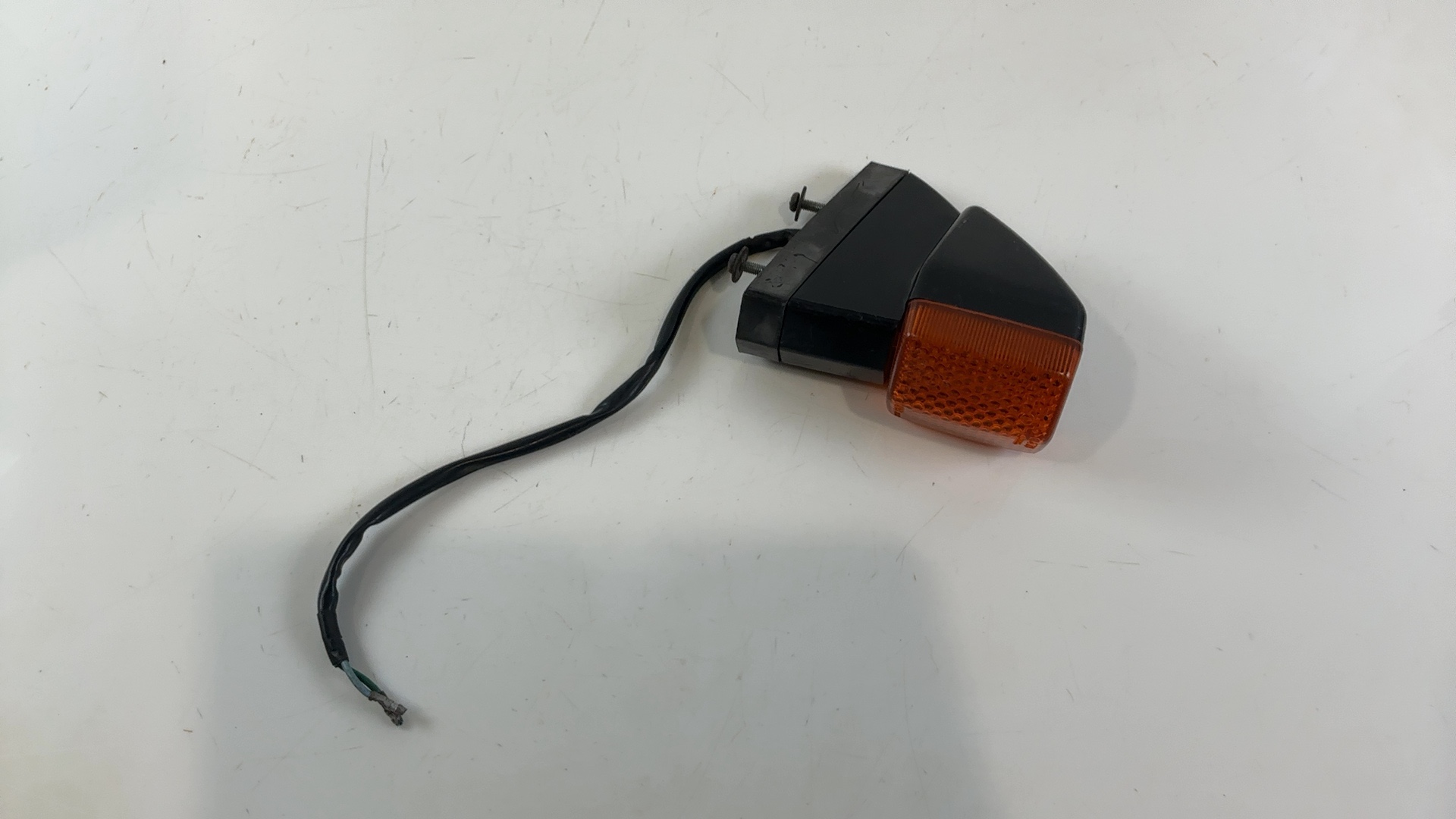 Honda CBR600F2 PC25 600 CC Rear Left Turn Signal Light 1991-94 OEM 33650-MV9-670 - Image 1