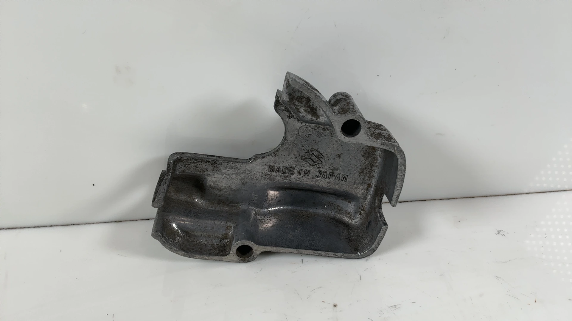 Suzuki Titan T500 500 CC Oil Pump Cover 1968-1977 OEM 11441-15000 - Image 2