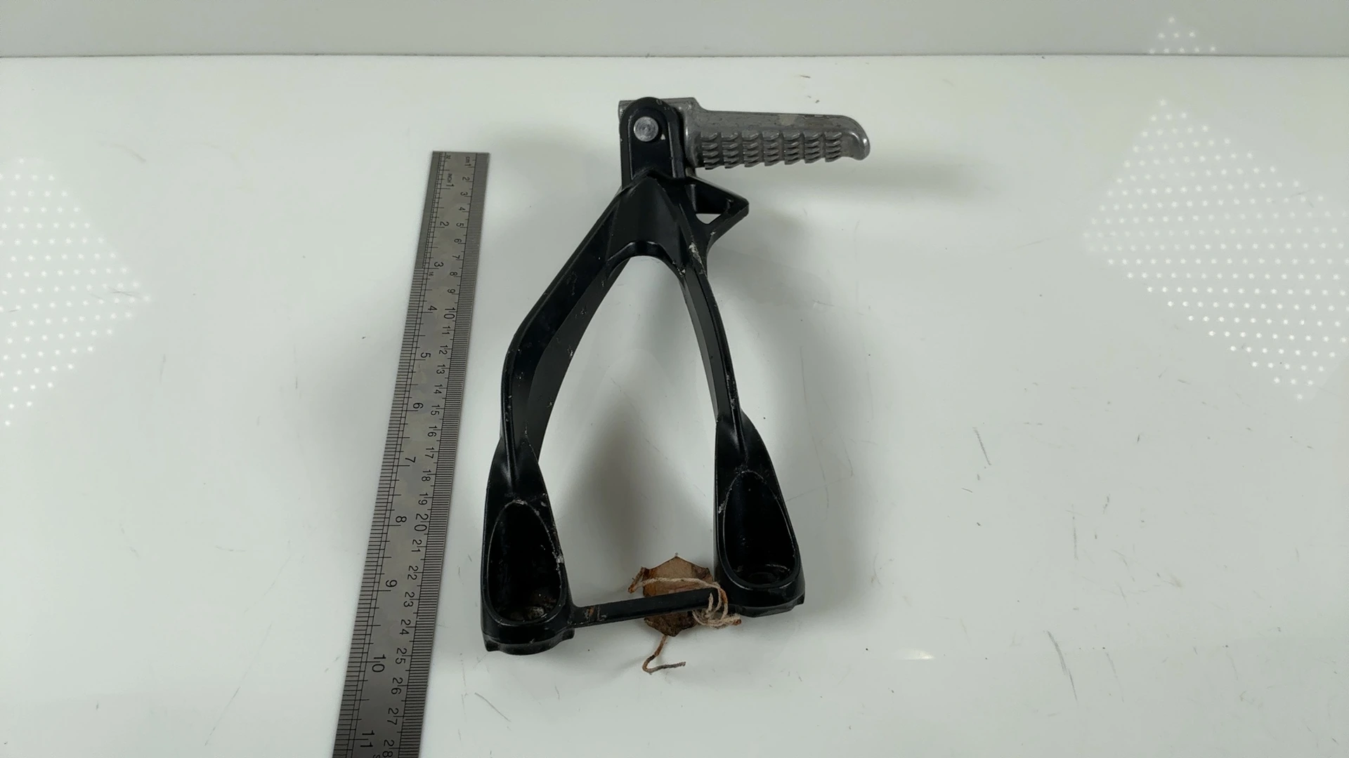 Kawasaki Ninja ZX6R ZX600P 600cc Right Rear Footrest 2007 2008 OEM 35063-0145 - Image 3