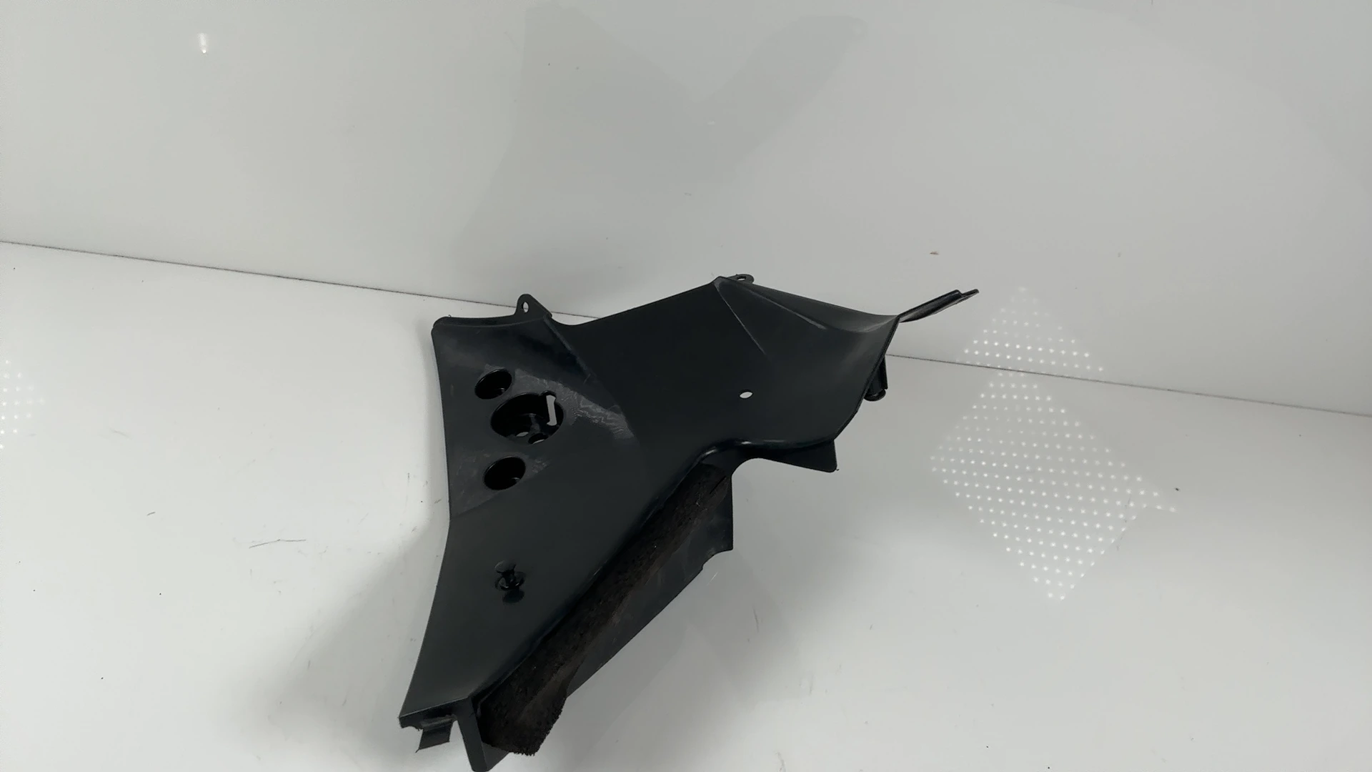 Honda CBR929RR CBR900RR Right Inner Fairing Infill Panel 2000-01 64335-MCJ-0000 - Image 3