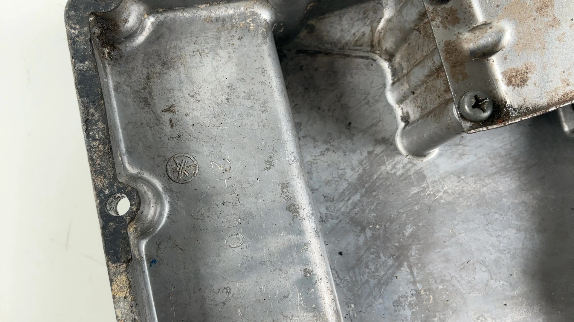 Yamaha XS1100 XS1100G 1100CC Oil Pan Sump 1980 1981 OEM 2H7-13417-00-00 - Image 9
