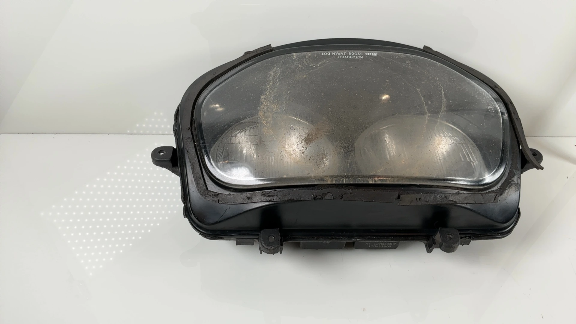 Suzuki GSX-R750 GSX-R1100 750cc 1100cc Headlight Lamp 1993-1995 35100-17E00-999