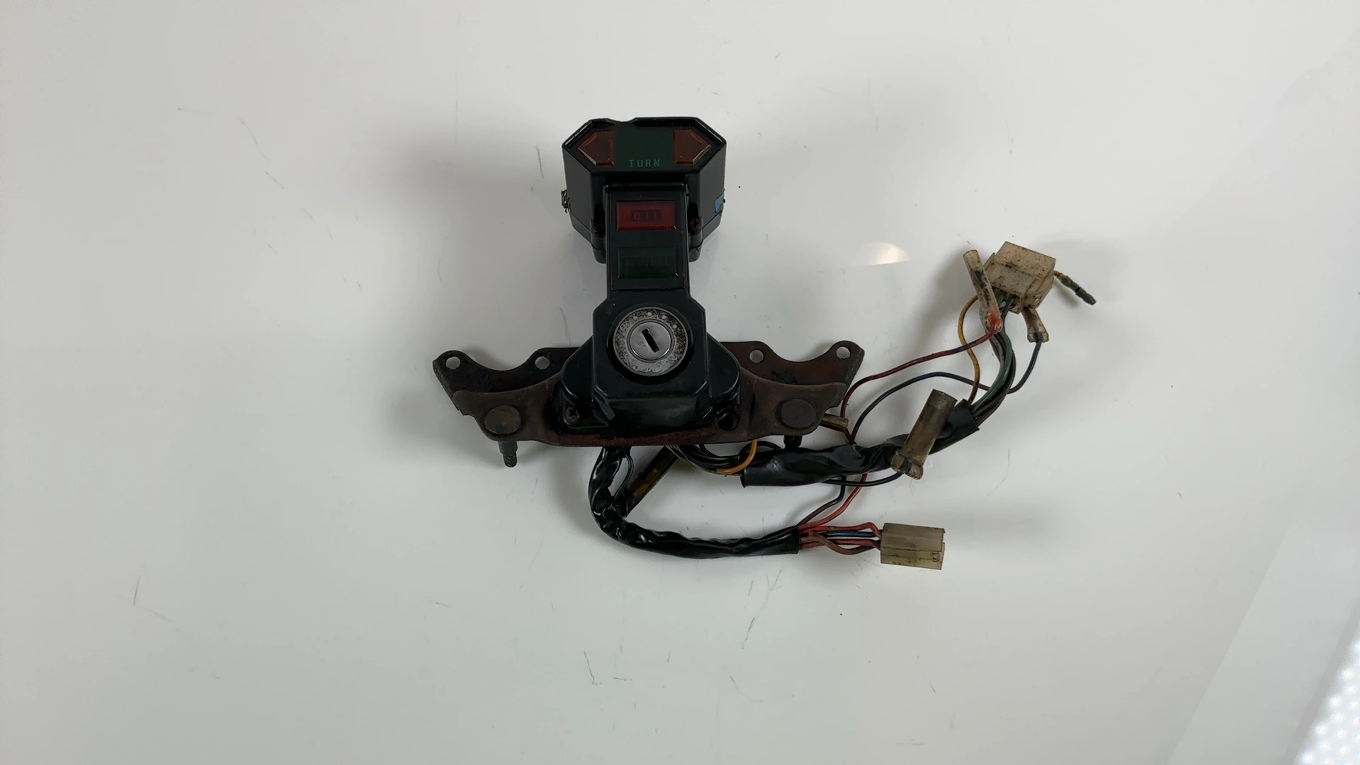 Yamaha XS650 Standard 650cc Indicator Light Bracket 1977-79 OEM 1T3-83568-00-00 - Image 1
