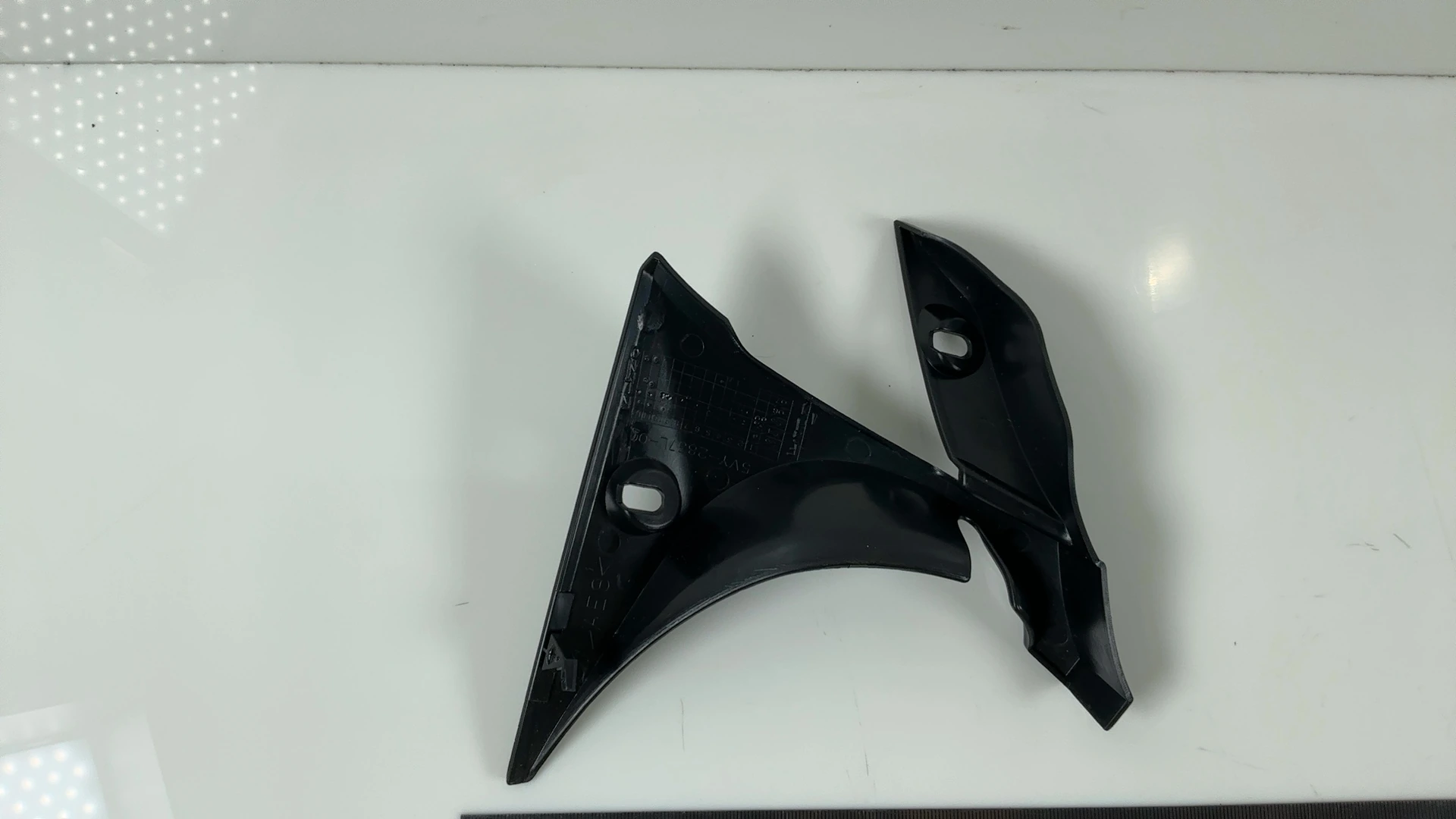 Yamaha YZF-R1 1000 Console Panel Left Inner Fairing 2004-2006 OEM 5VY-2837L-01 - Image 4