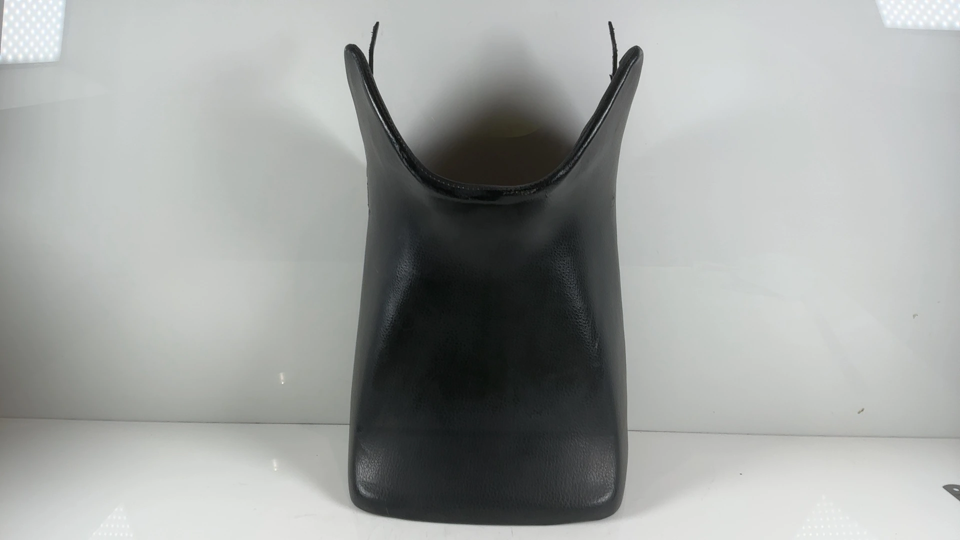 Honda ST1100 ST1100A 1100 Front Rider Seat 1990-2002 OEM 77200-MT3-000ZA - Image 1