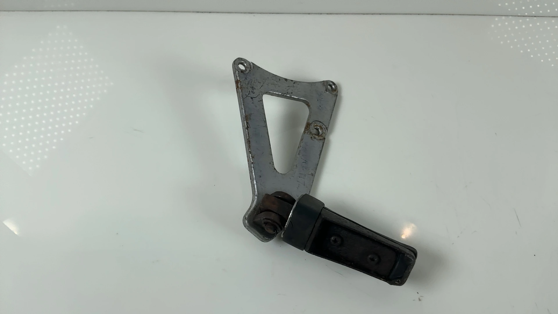 Suzuki RG125 Gamma 125cc Left Rear Footpeg Rest Bracket 1985-91 OEM 43750-36A01 - Image 6