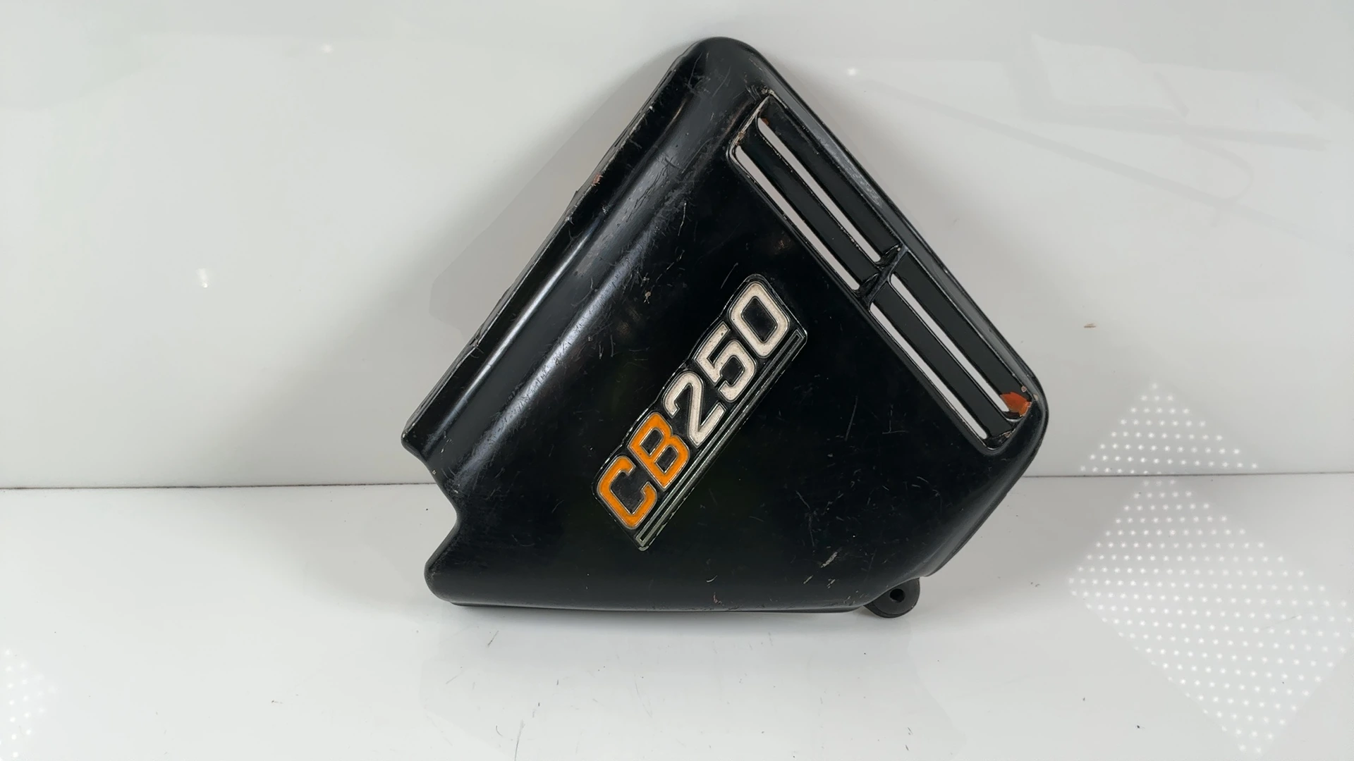 Honda CB250 CB360 250cc 360cc Right Side Cover 1974-1976 OEM 83600-369-000ZC - Image 1