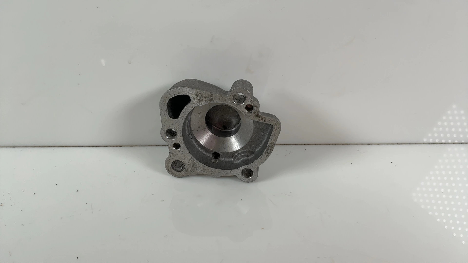 Yamaha DT125LC DT125 125cc Water Pump Cover 1985 1986 1987 OEM 10V-12422-00 - Image 2