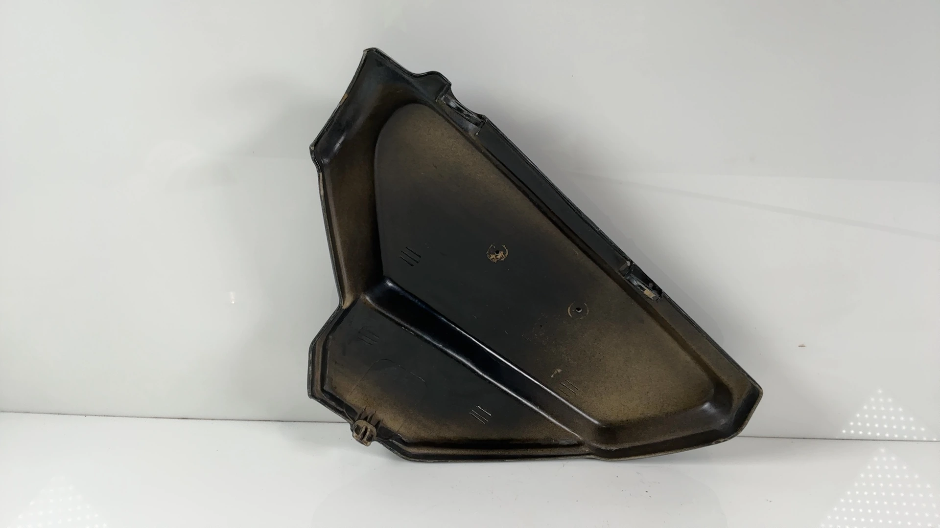 Honda CX500 Deluxe CX500D 500cc Right Side Cover 1978-1981 OEM 83500-415-0000 - Image 2