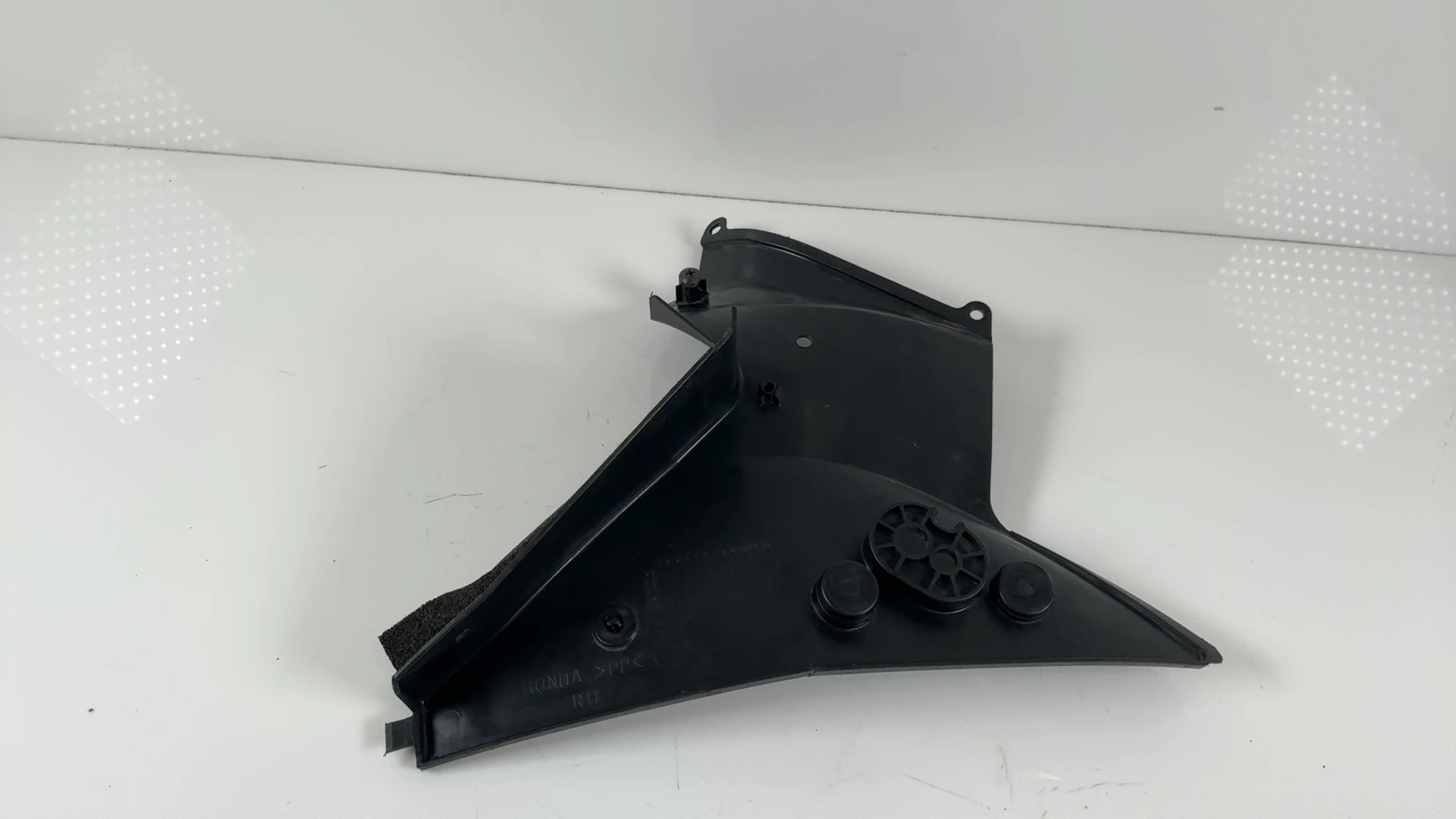 Honda CBR929RR CBR900RR Right Inner Fairing Infill Panel 2000-01 64335-MCJ-0000 - Image 4