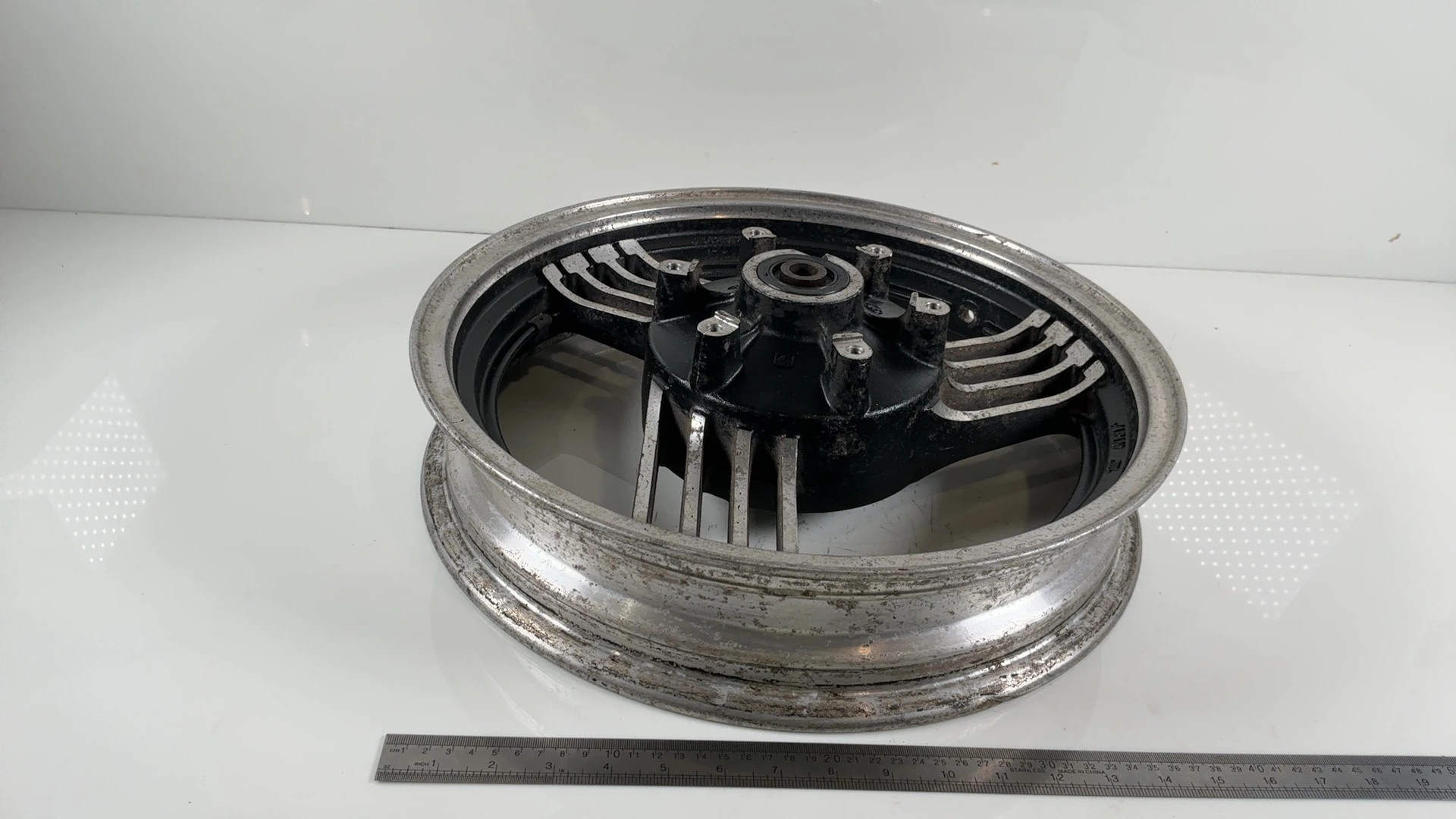 Yamaha Venture Royale XVZ1300 1300 Rear Wheel Rim 1986-1993 OEM 26H-25338-20-98 - Image 5