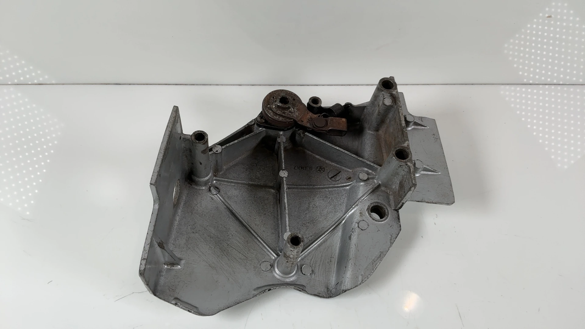 Yamaha XS400 XS400S 400cc Left Engine Sprocket Cover 1977-1982 OEM 1L9-15411-11 - Image 2
