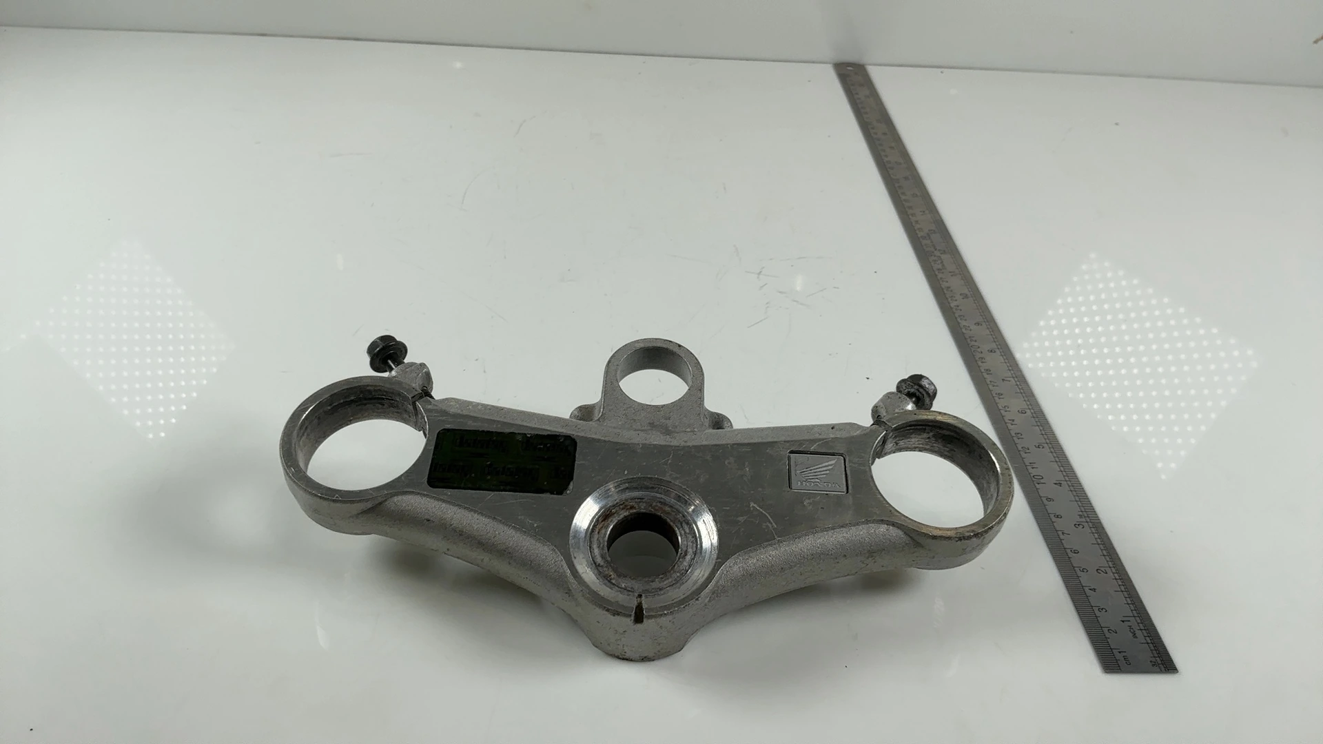 Honda CBR900RR SC33 900cc Upper Fork Triple Tree Clamp 1996-97 OEM 53300-MAS-E00 - Image 3