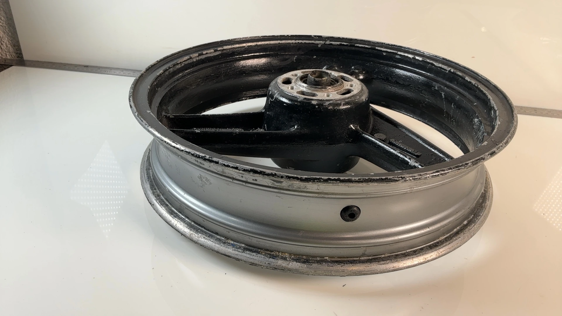 Kawasaki ZZR600 ZZR400 GPZ1100 Front Wheel Rim 17x3.50 1990-2007 OEM 41073-1467 - Image 4