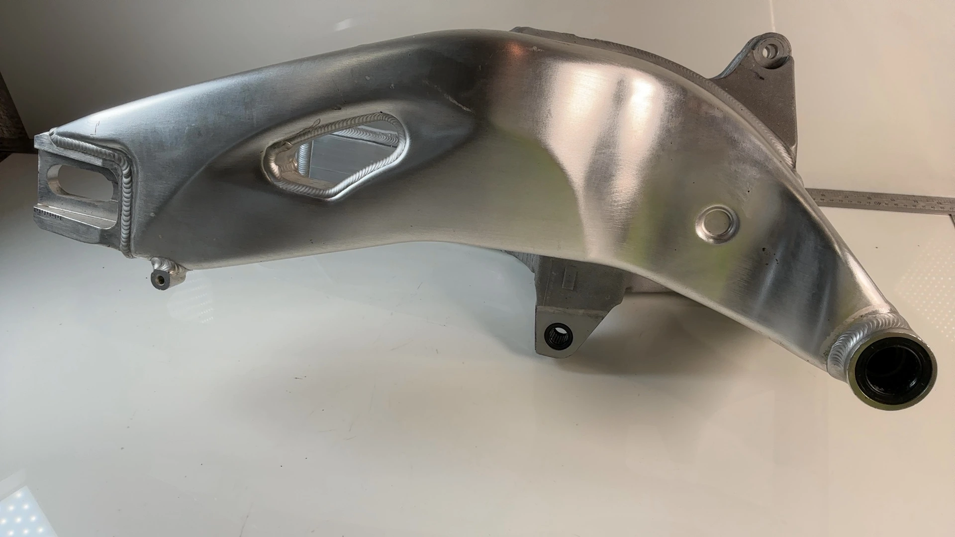 Honda CBR1000RR SC59 1000cc Swingarm 2008-2011 OEM 52200-MFL-000 MFL E-3 - Image 4