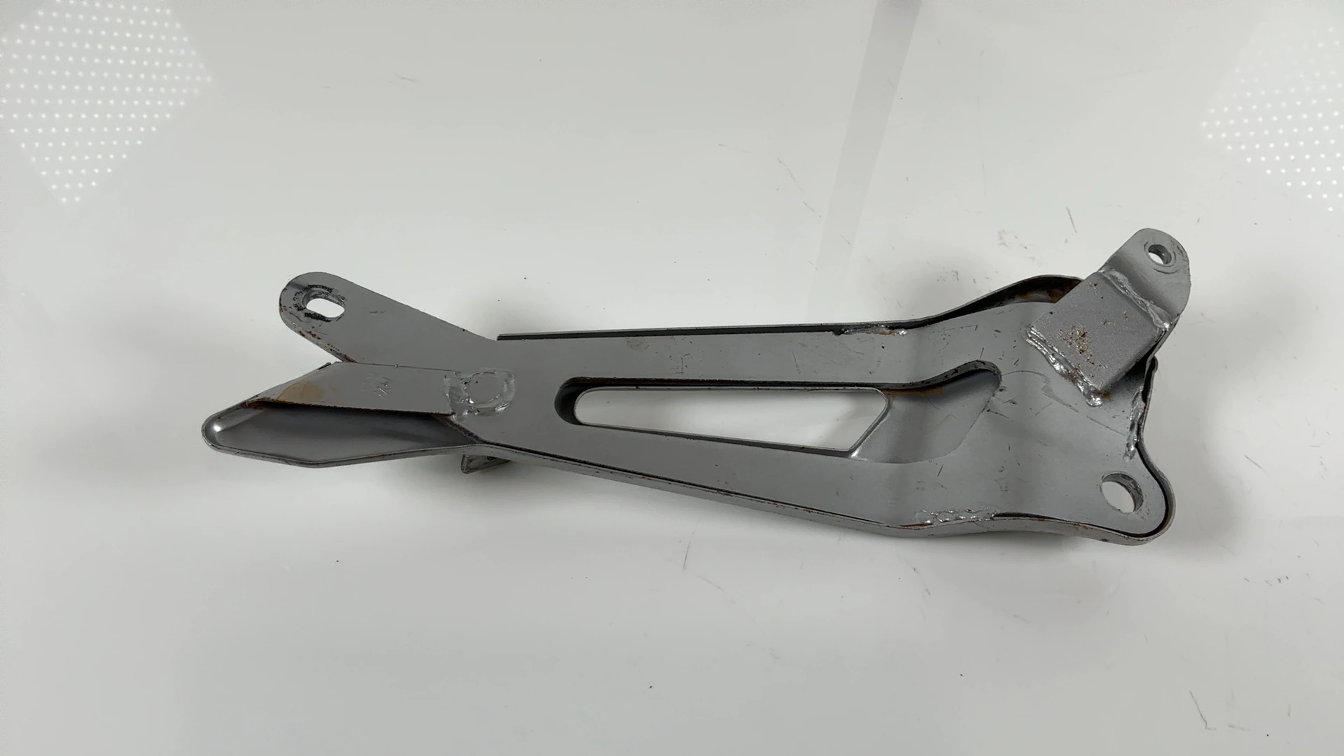 YAMAHA YBR125 3D9 125cc Right Rear Footrest Bracket 2010-2012 OEM 3D9-F7462-00 - Image 8