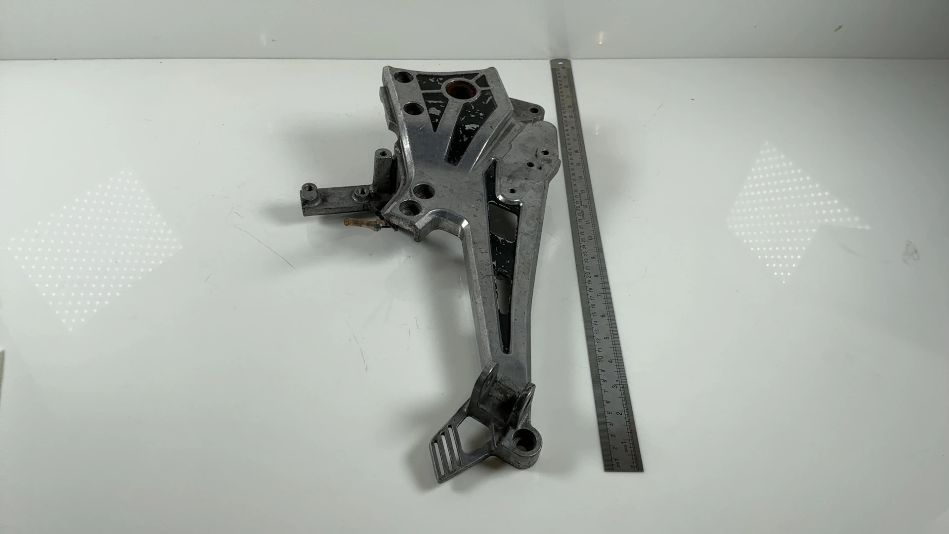 Kawasaki Ninja GPZ900R ZX900A Front Right Foot Peg Bracket 1984-1990 35011-1210 - Image 3