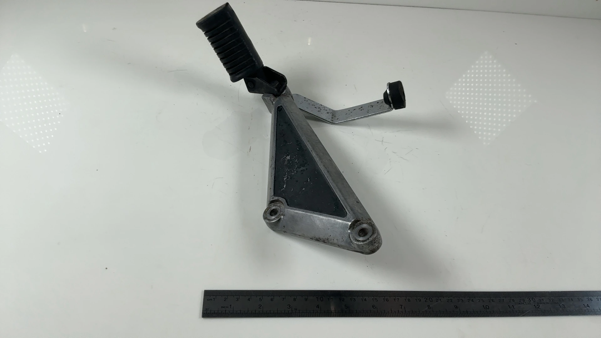 Kawasaki KZ650 CSR 650cc Left Rear Footrest Bracket 1980 1981 OEM 35011-1080 - Image 5