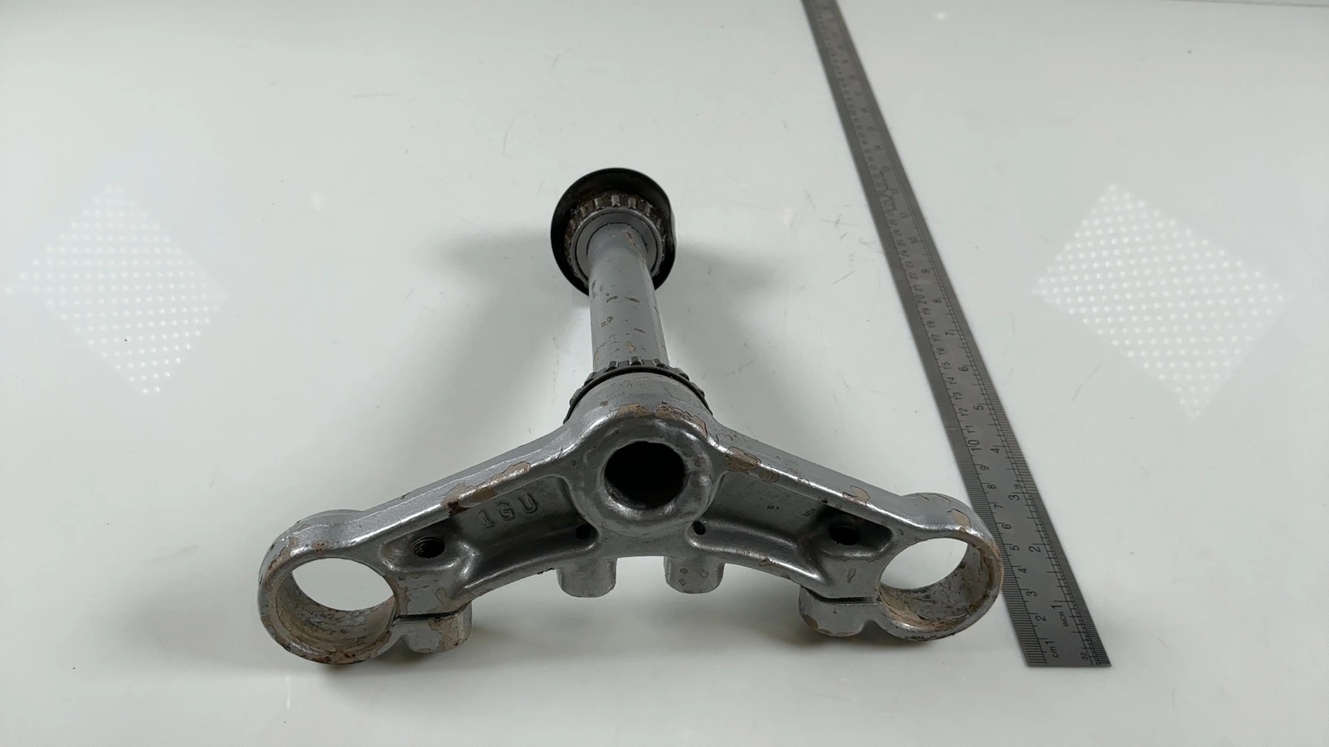 Yamaha TZR 125 1GU 125cc Lower Triple Tree Clamp 1987-1994 OEM 1GU-23340-00-00 - Image 3