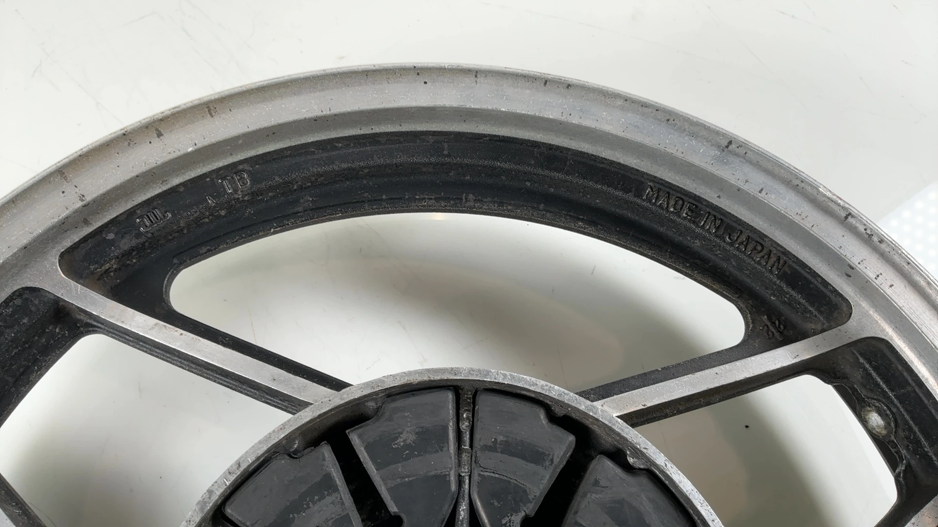 Suzuki GSX750 ES GR72A 750cc Rear Wheel Rim 1983-1986 OEM 64111-31300-291 - Image 8