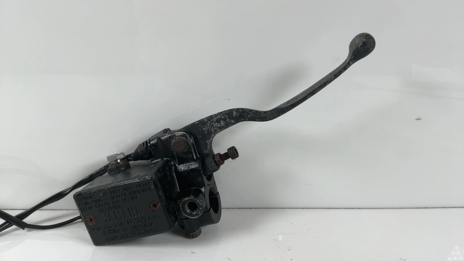 Yamaha Maxim XJ700 700cc Front Brake Master Cylinder 1985-86 OEM 3SD-25870-20-00